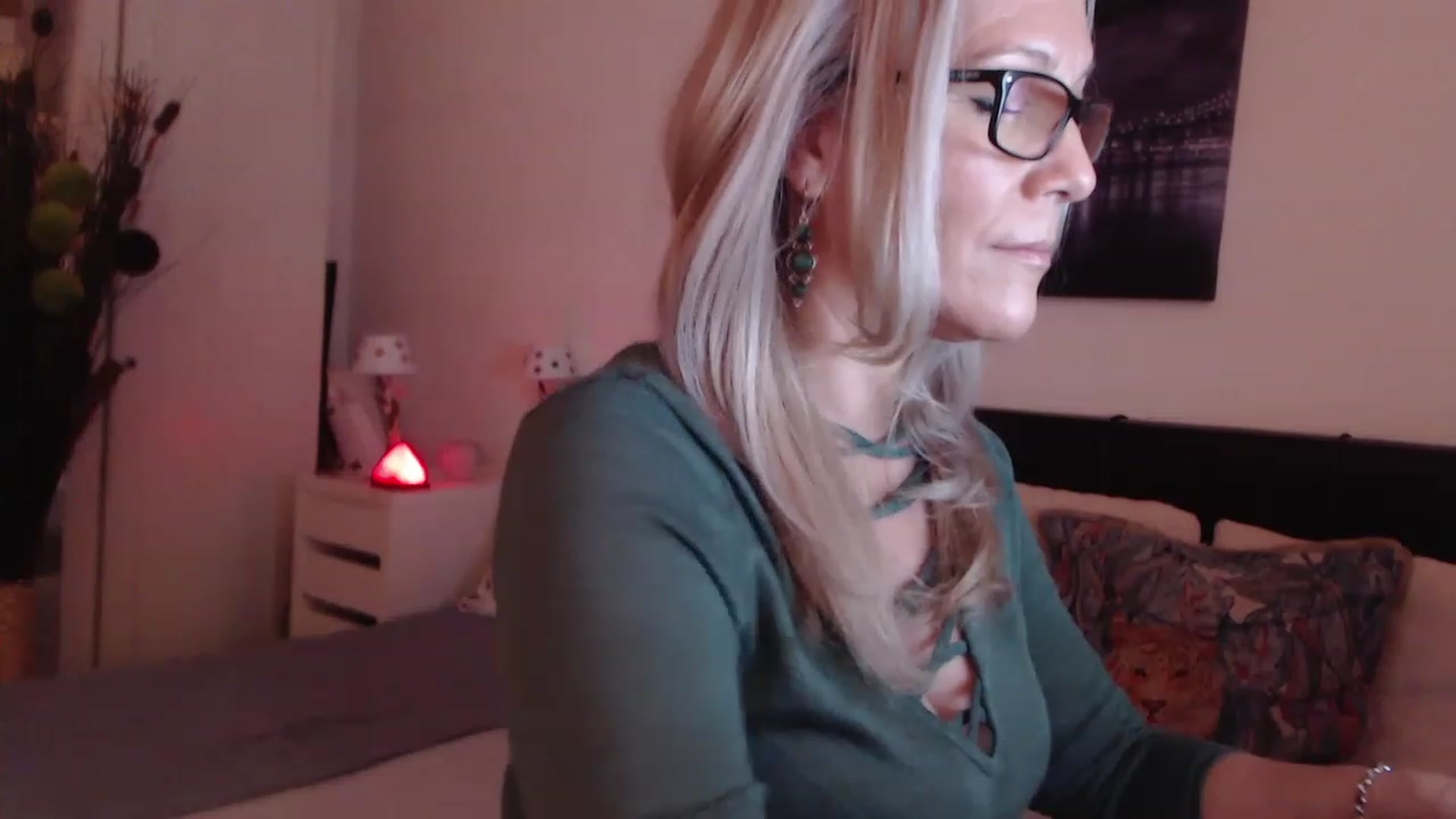 Gallery image thumbnail from Reeya71's myfreecams stream on, 03/06/2023, 23:22 image 9 of 20