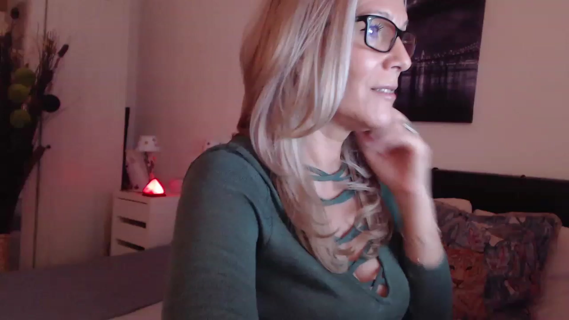 Gallery image thumbnail from Reeya71's myfreecams stream on, 03/07/2023, 01:55 image 8 of 20