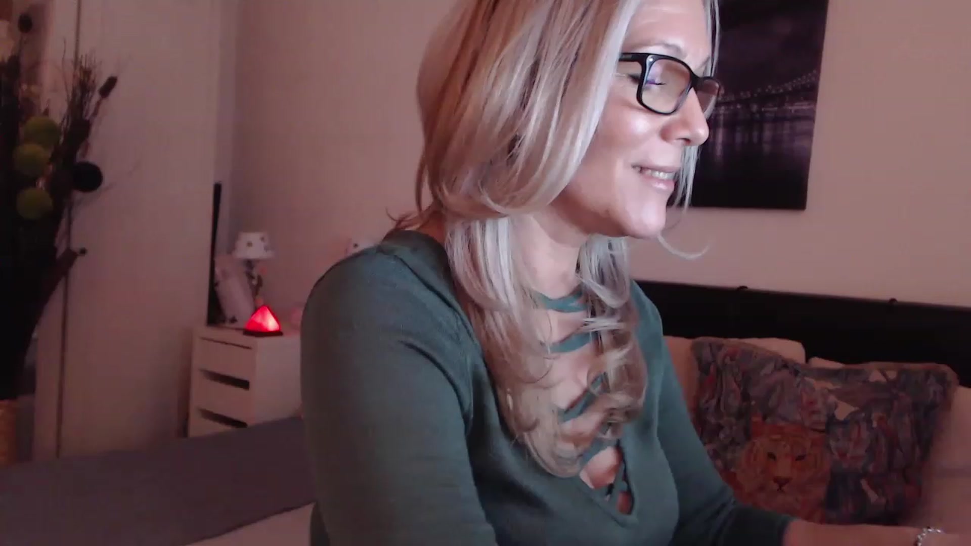 Gallery image thumbnail from Reeya71's myfreecams stream on, 03/07/2023, 01:55 image 16 of 20