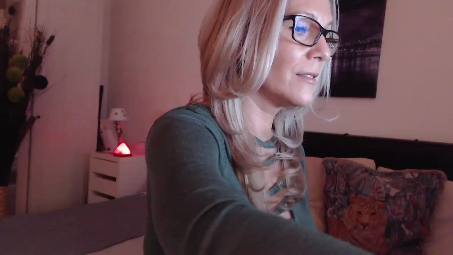 Gallery image thumbnail from Reeya71's myfreecams stream on, 03/07/2023, 01:55 image 18 of 20
