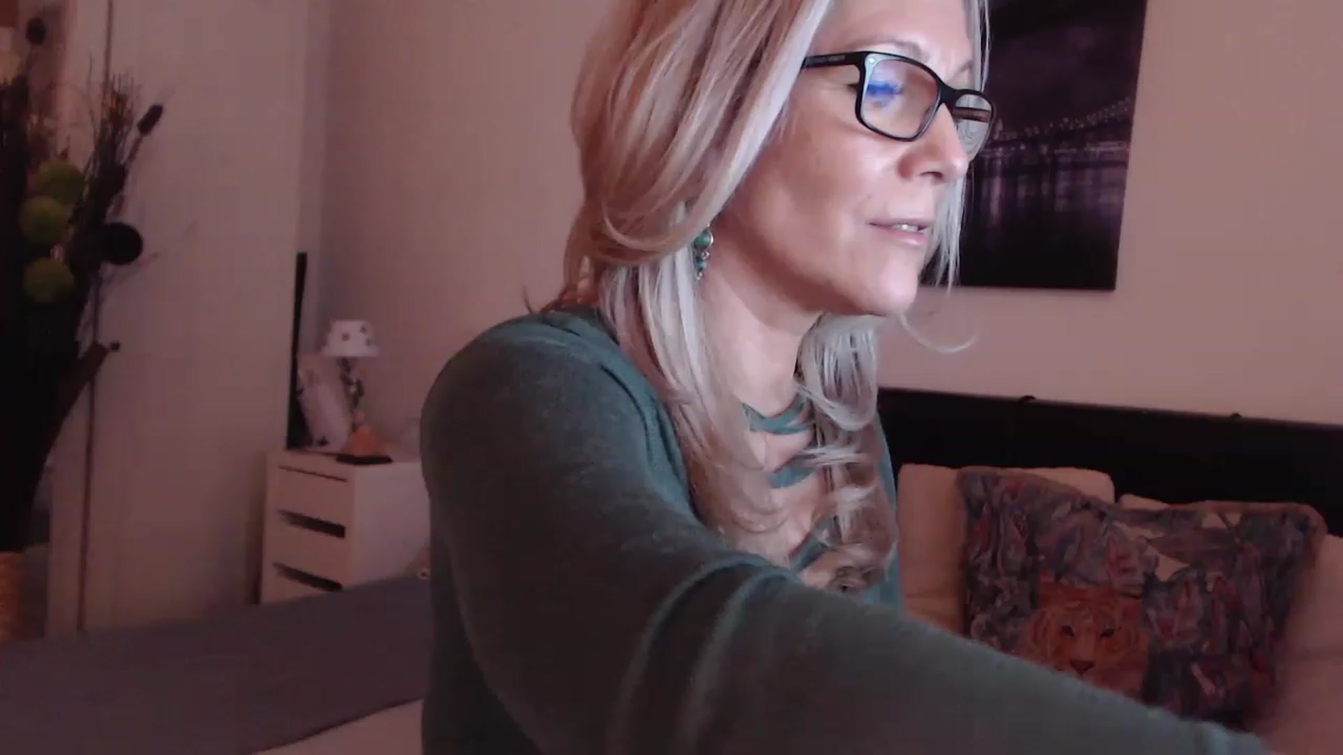 Gallery image thumbnail from Reeya71's myfreecams stream on, 03/07/2023, 01:55 image 14 of 20