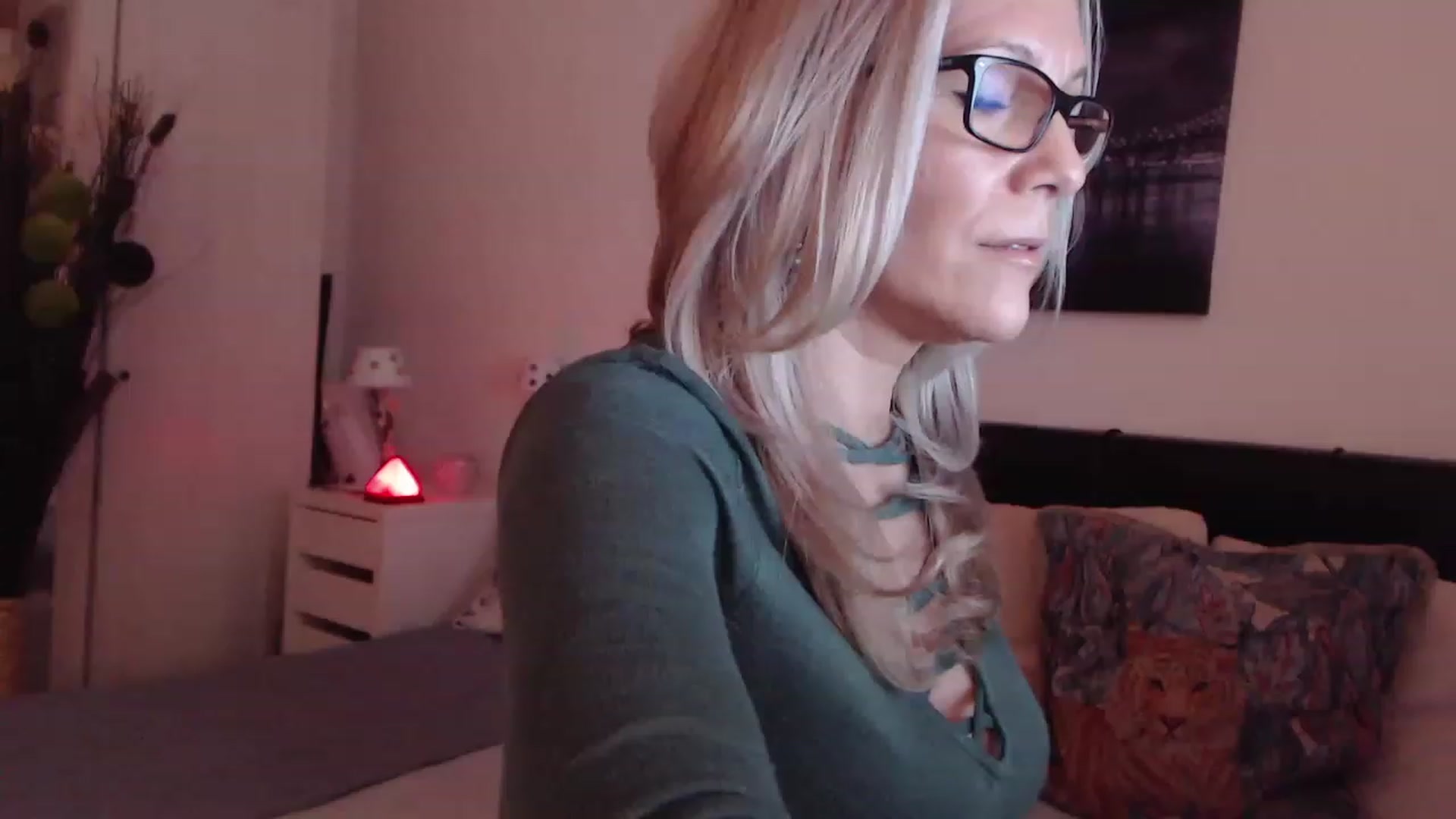 Gallery image thumbnail from Reeya71's myfreecams stream on, 03/07/2023, 01:55 image 6 of 20