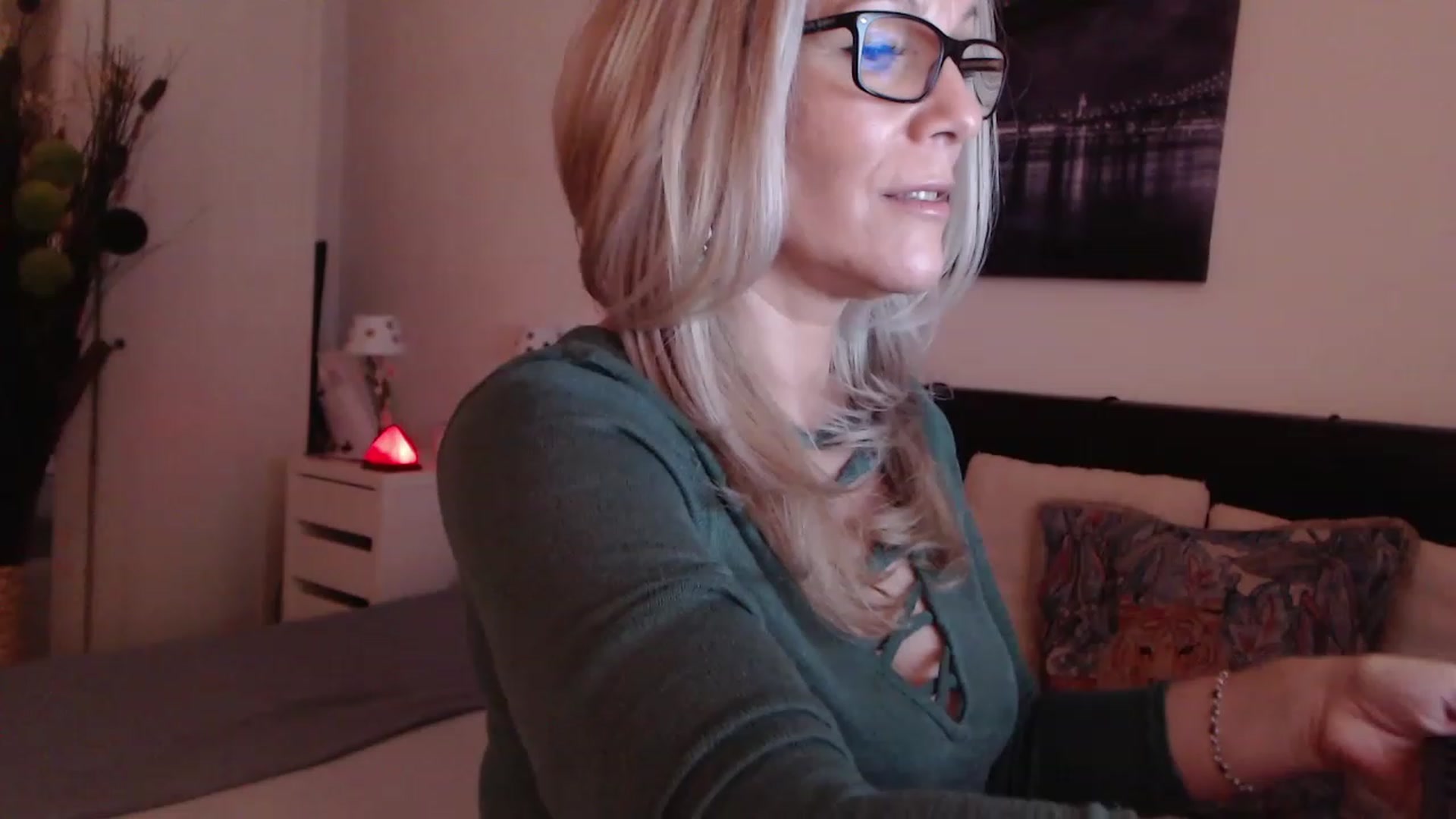 Gallery image thumbnail from Reeya71's myfreecams stream on, 03/07/2023, 02:53 image 11 of 20