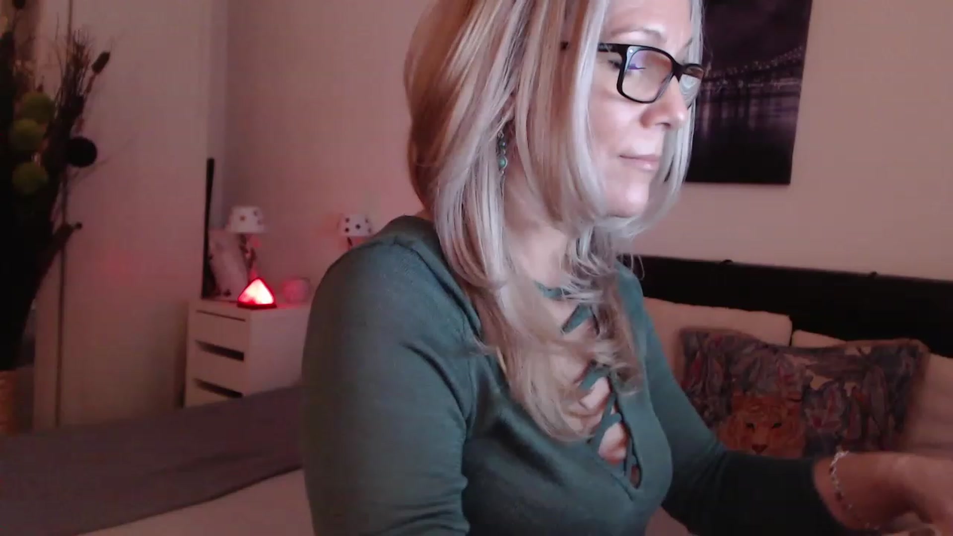 Gallery image thumbnail from Reeya71's myfreecams stream on, 03/07/2023, 02:53 image 15 of 20