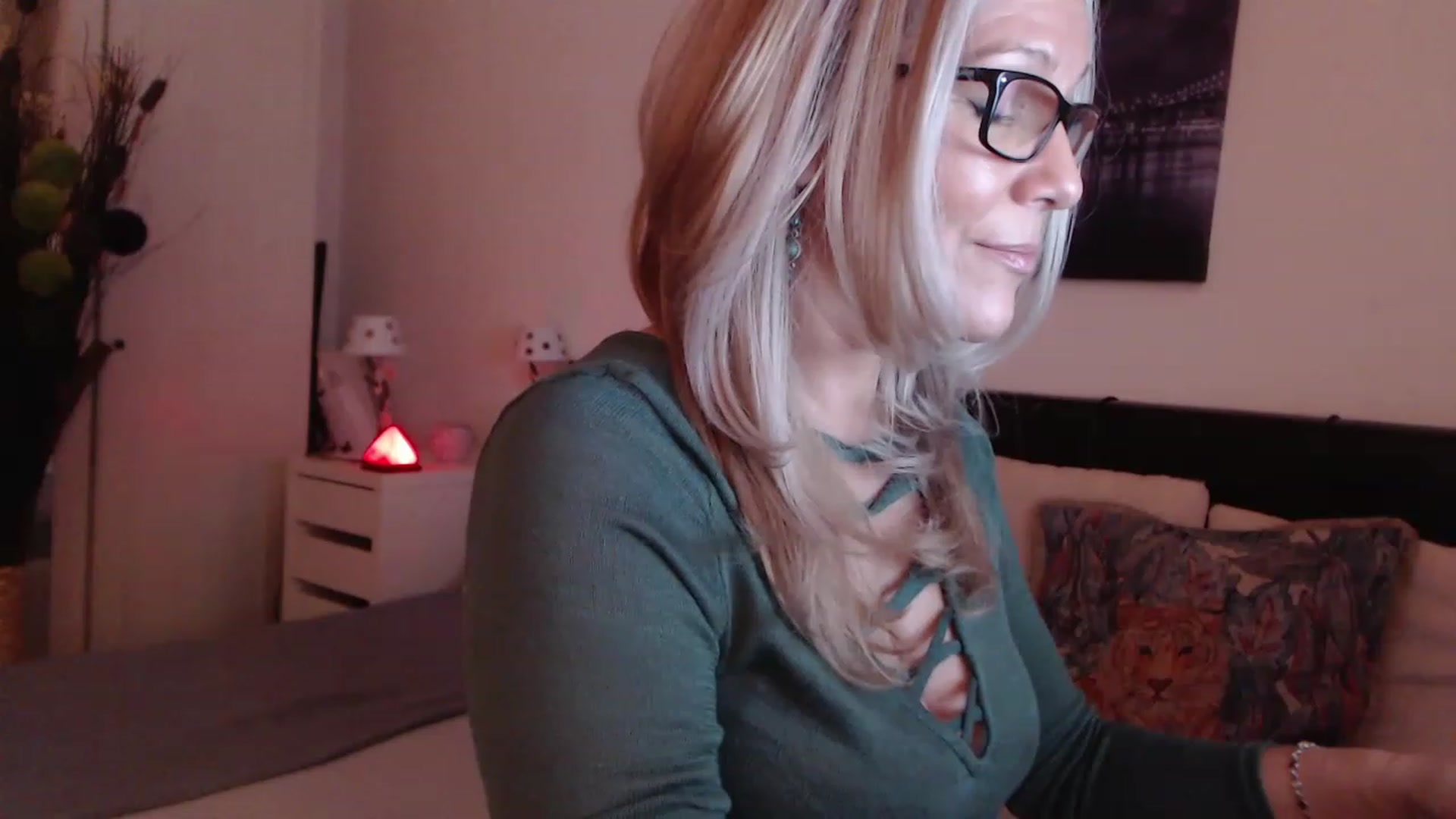 Gallery image thumbnail from Reeya71's myfreecams stream on, 03/07/2023, 02:53 image 16 of 20
