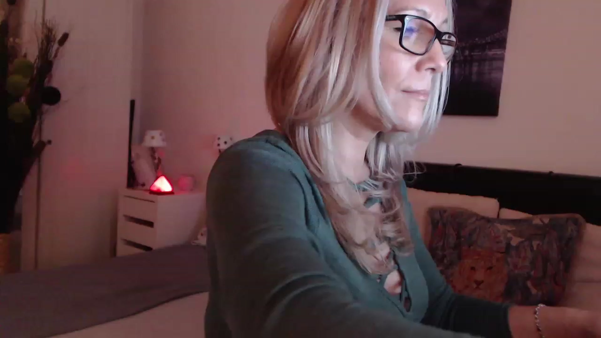 Gallery image thumbnail from Reeya71's myfreecams stream on, 03/07/2023, 02:53 image 6 of 20