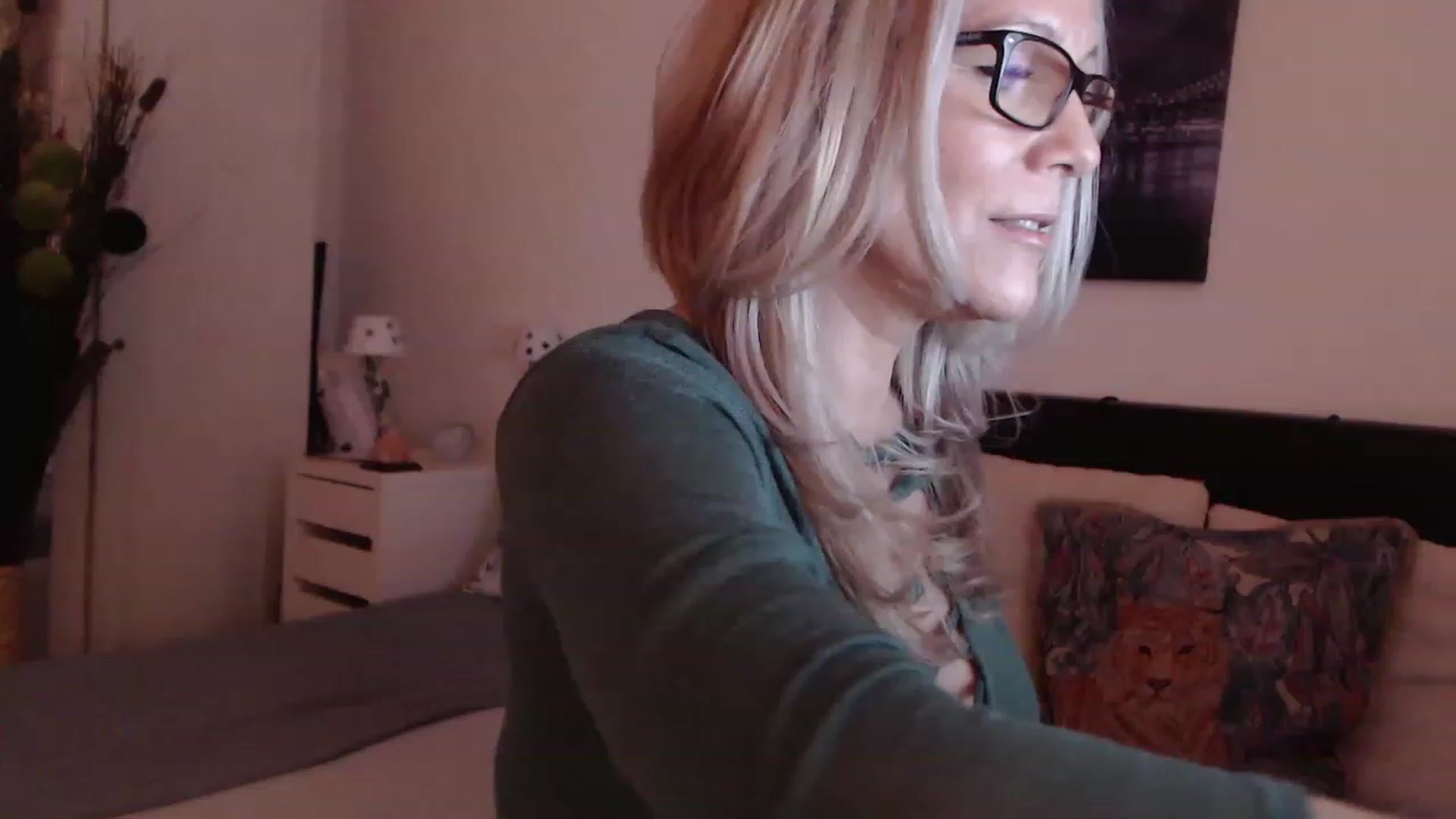 Gallery image thumbnail from Reeya71's myfreecams stream on, 03/07/2023, 02:53 image 1 of 20