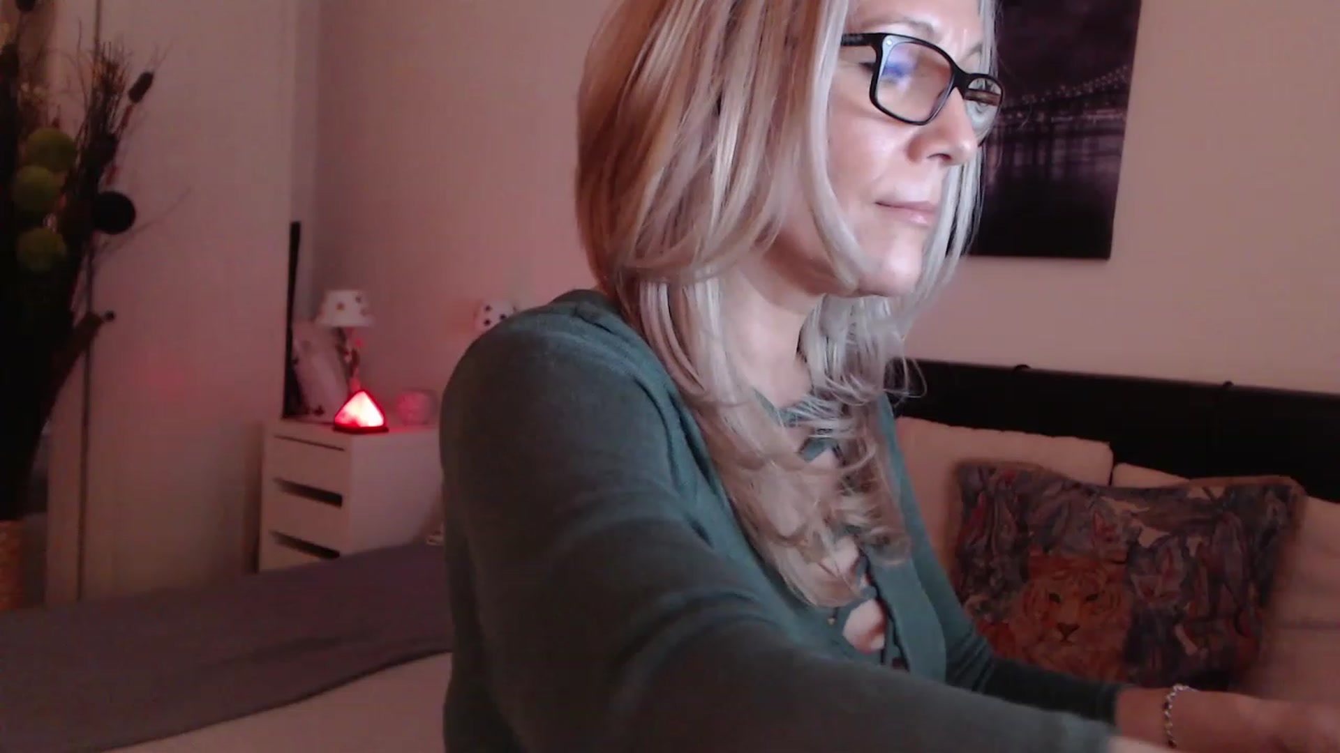 Gallery image thumbnail from Reeya71's myfreecams stream on, 03/07/2023, 02:53 image 9 of 20