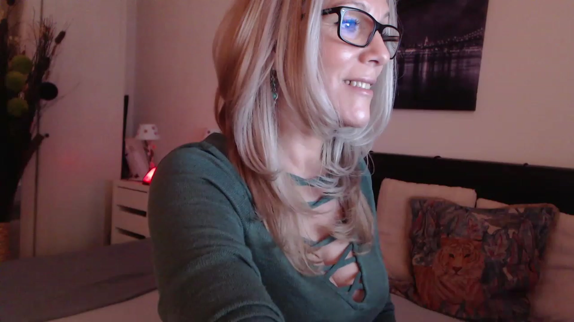 Gallery image thumbnail from Reeya71's myfreecams stream on, 03/07/2023, 02:53 image 17 of 20