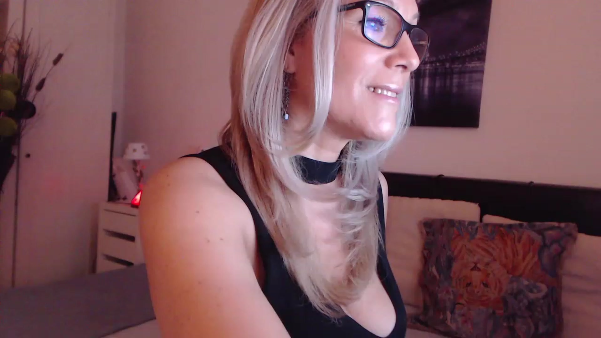 Gallery image thumbnail from Reeya71's myfreecams stream on, 03/09/2023, 03:22 image 18 of 20