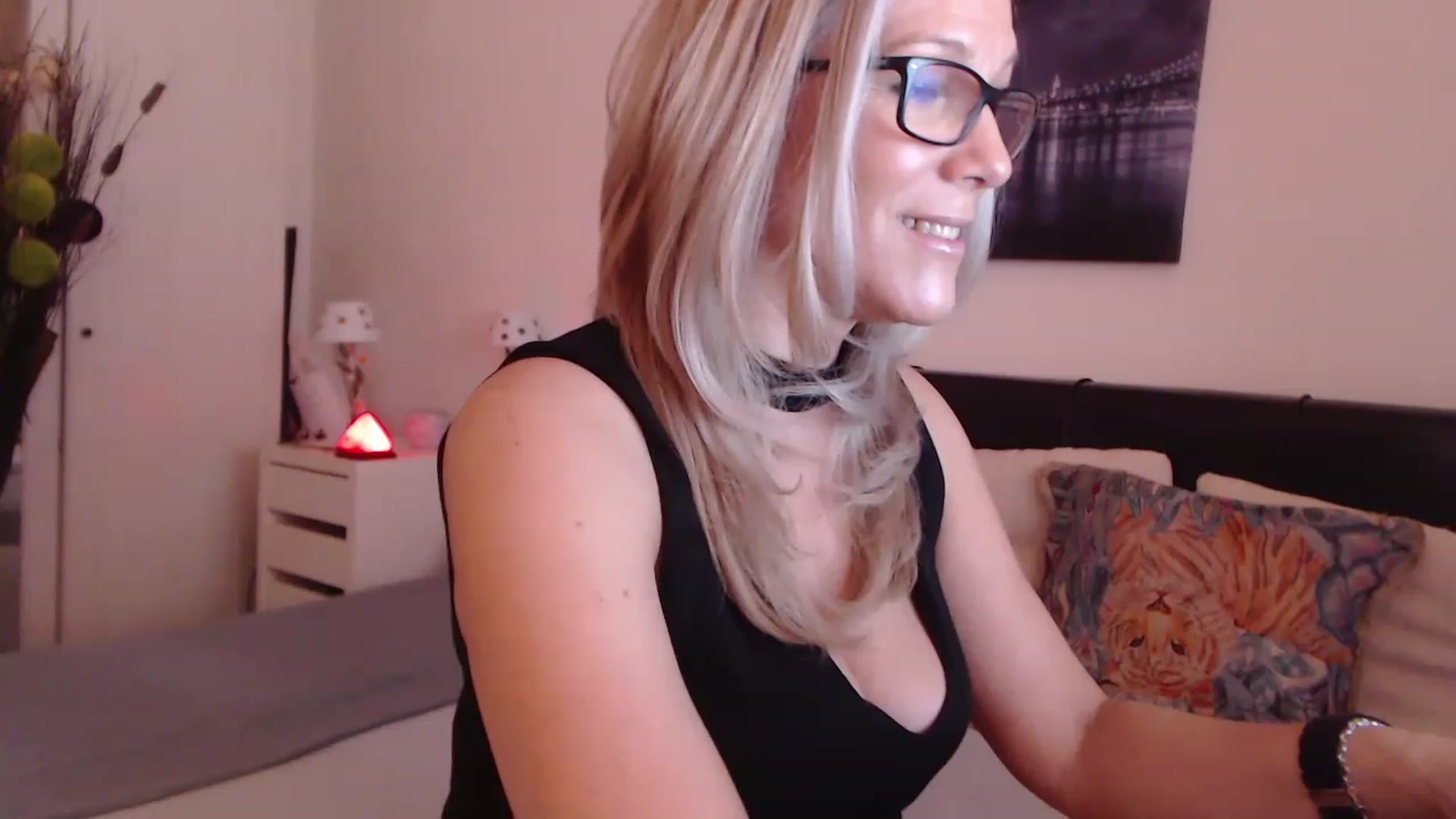 Gallery image thumbnail from Reeya71's myfreecams stream on, 03/09/2023, 07:36 image 14 of 20