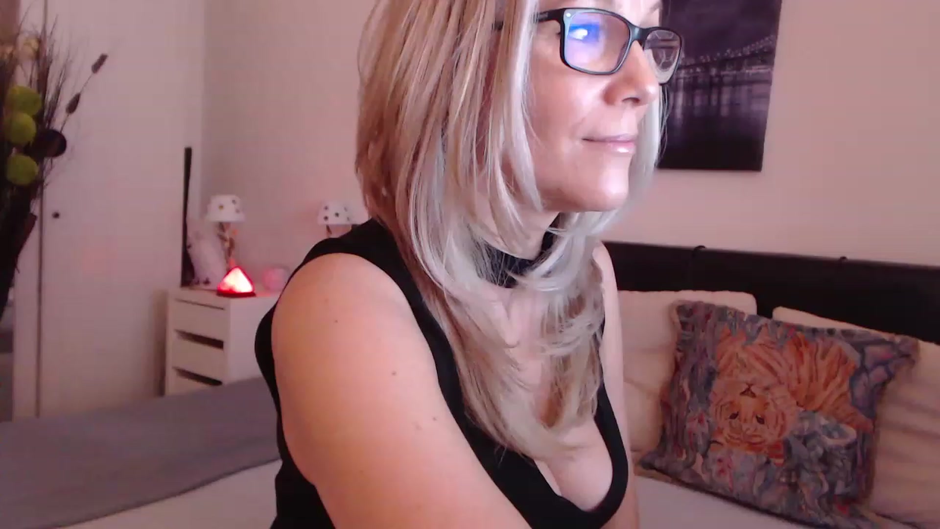 Gallery image thumbnail from Reeya71's myfreecams stream on, 03/09/2023, 07:36 image 2 of 20
