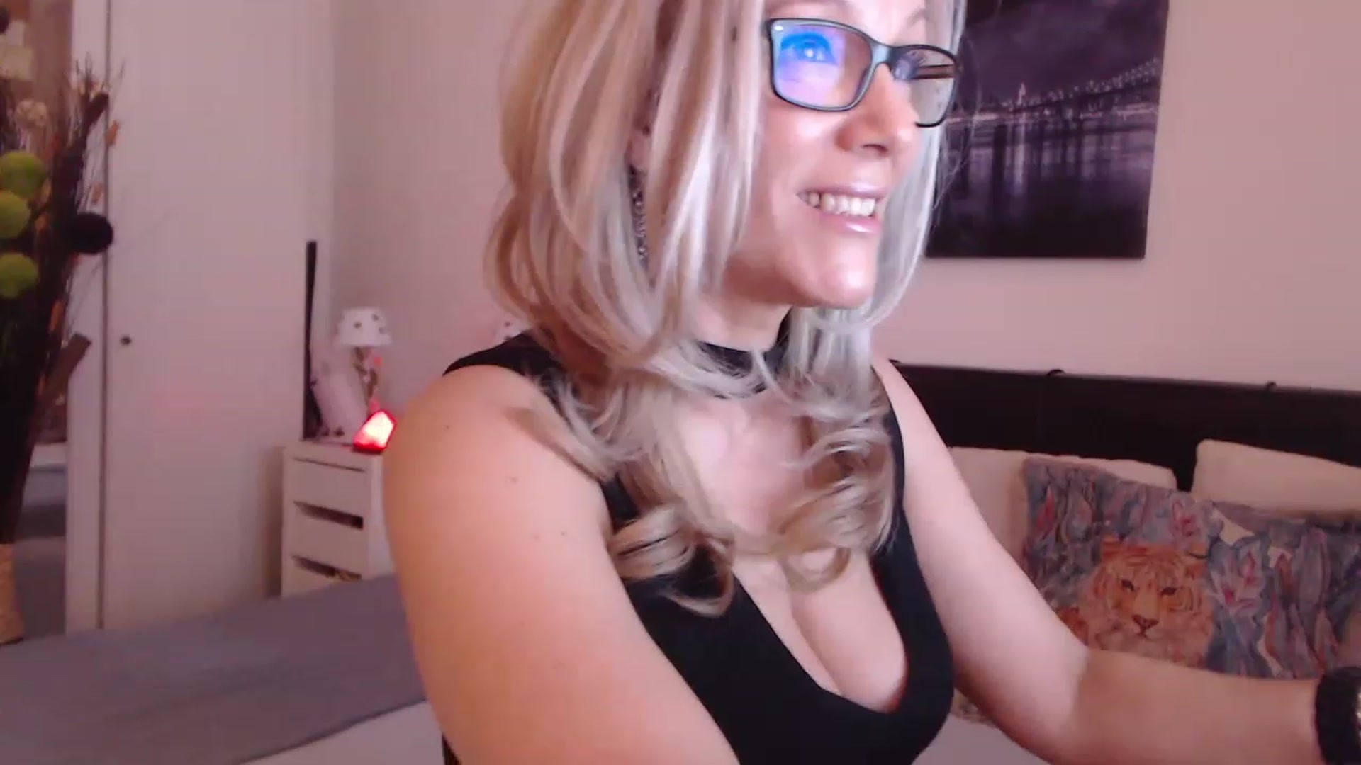 Gallery image thumbnail from Reeya71's myfreecams stream on, 03/13/2023, 06:13 image 20 of 20