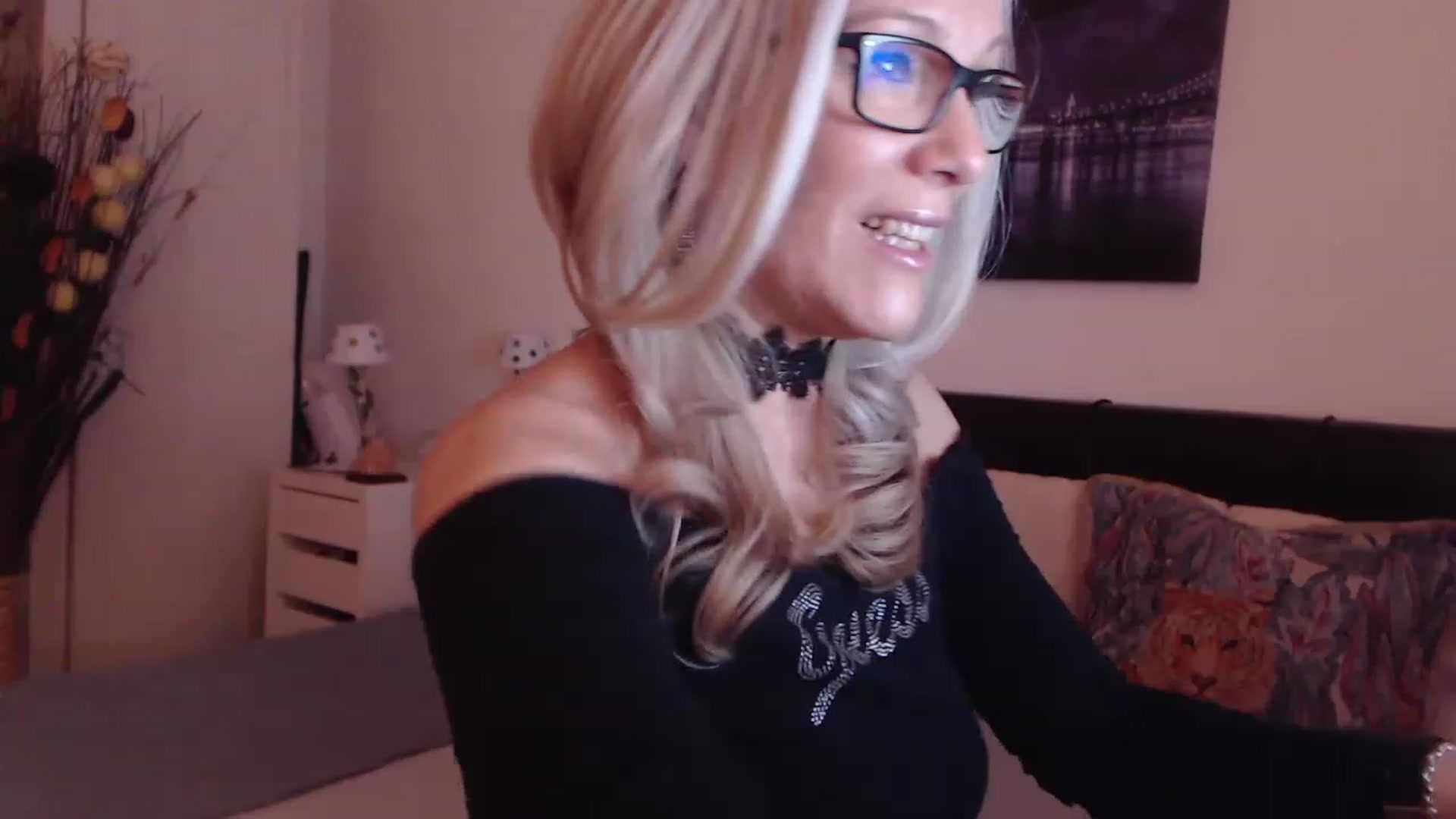 Gallery image thumbnail from Reeya71's myfreecams stream on, 03/15/2023, 02:47 image 18 of 20