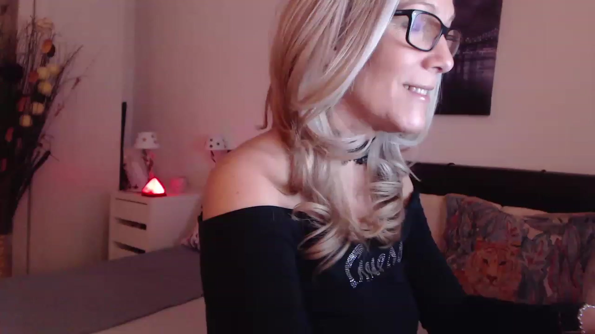 Gallery image thumbnail from Reeya71's myfreecams stream on, 03/15/2023, 02:47 image 7 of 20