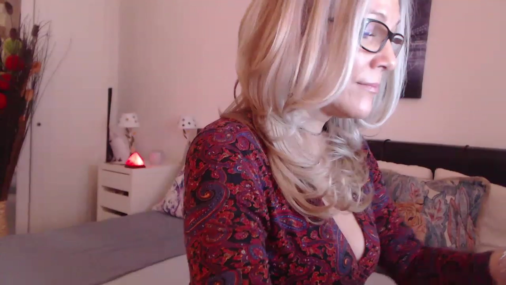 Gallery image thumbnail from Reeya71's myfreecams stream on, 03/17/2023, 07:51 image 16 of 20