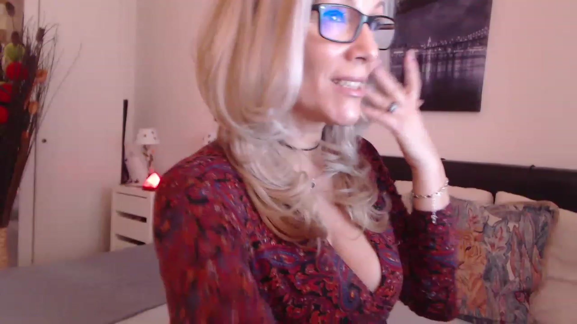 Gallery image thumbnail from Reeya71's myfreecams stream on, 03/17/2023, 07:51 image 7 of 20