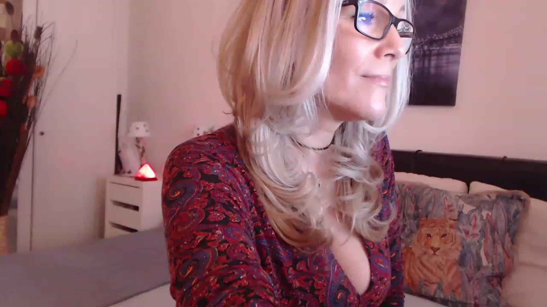 Gallery image thumbnail from Reeya71's myfreecams stream on, 03/17/2023, 07:51 image 3 of 20
