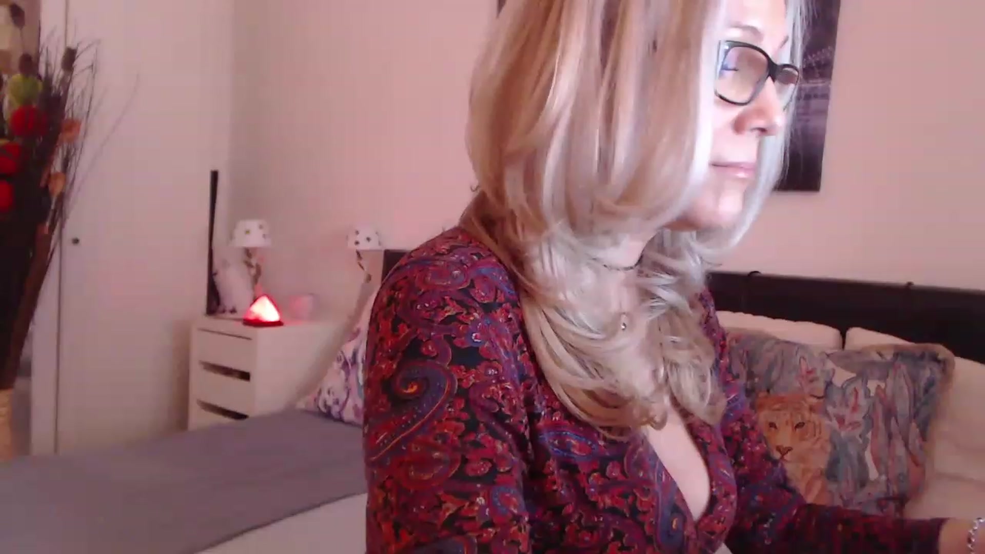 Gallery image thumbnail from Reeya71's myfreecams stream on, 03/17/2023, 07:51 image 12 of 20