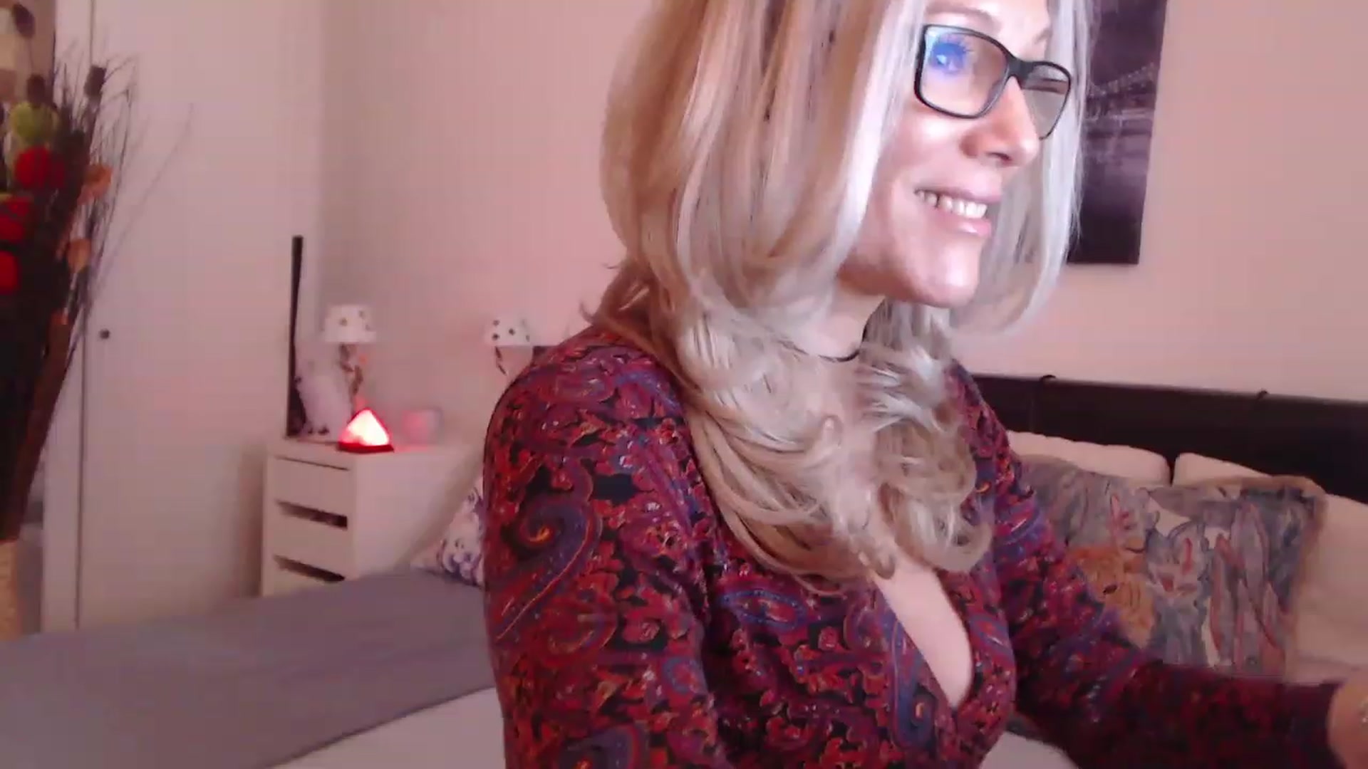 Gallery image thumbnail from Reeya71's myfreecams stream on, 03/17/2023, 07:51 image 15 of 20
