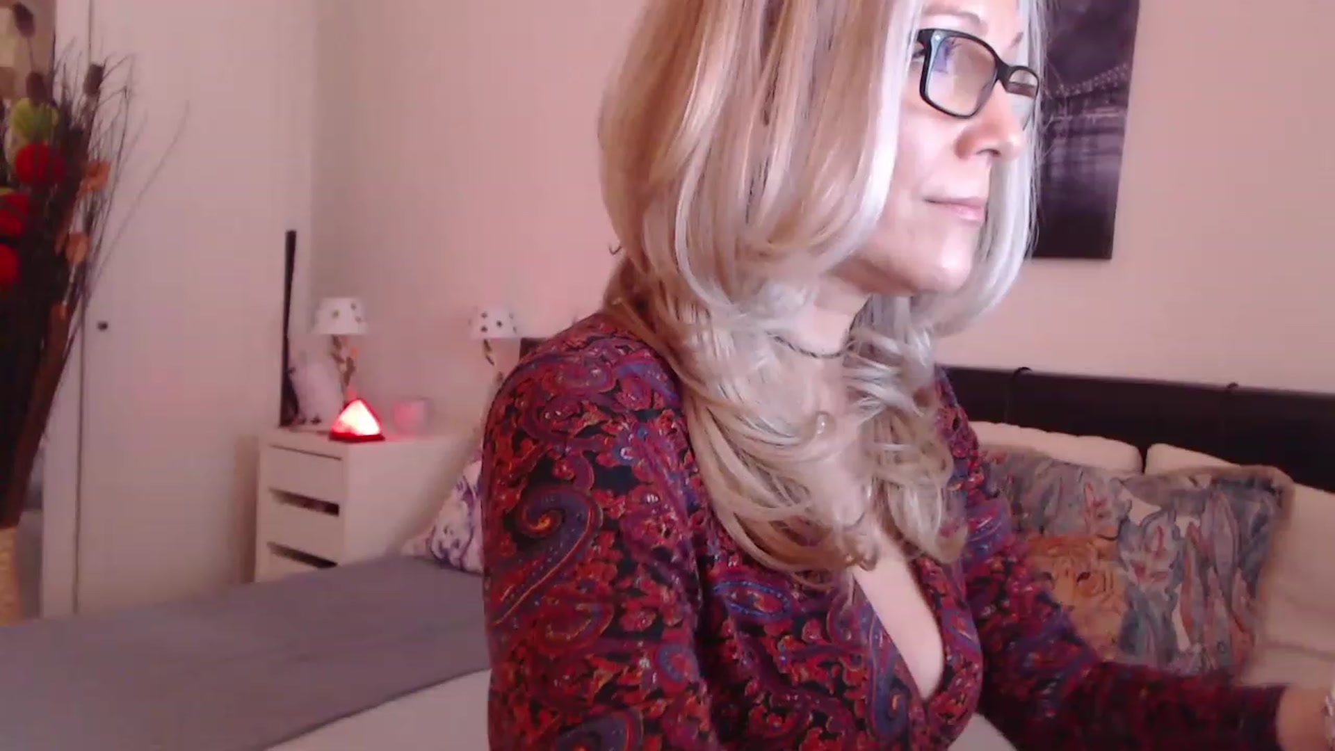 Gallery image thumbnail from Reeya71's myfreecams stream on, 03/17/2023, 07:51 image 10 of 20