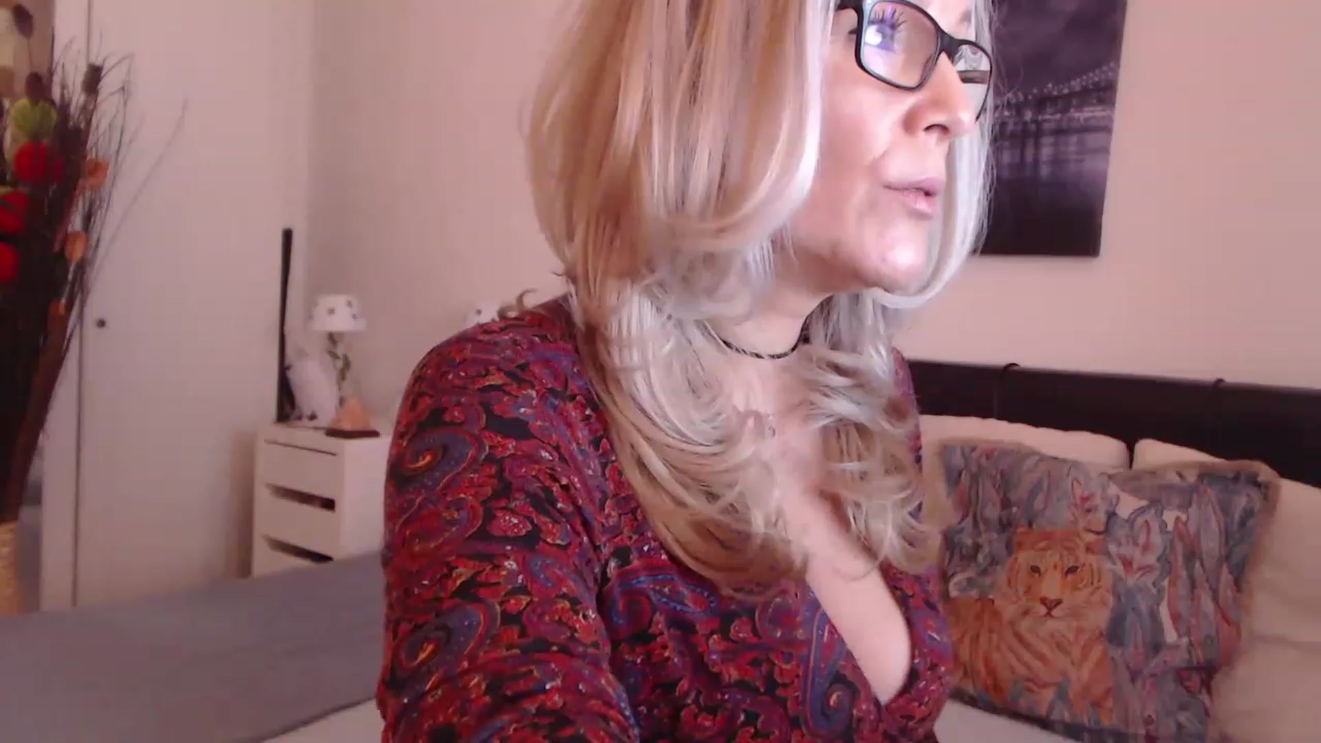 Gallery image thumbnail from Reeya71's myfreecams stream on, 03/17/2023, 07:51 image 2 of 20