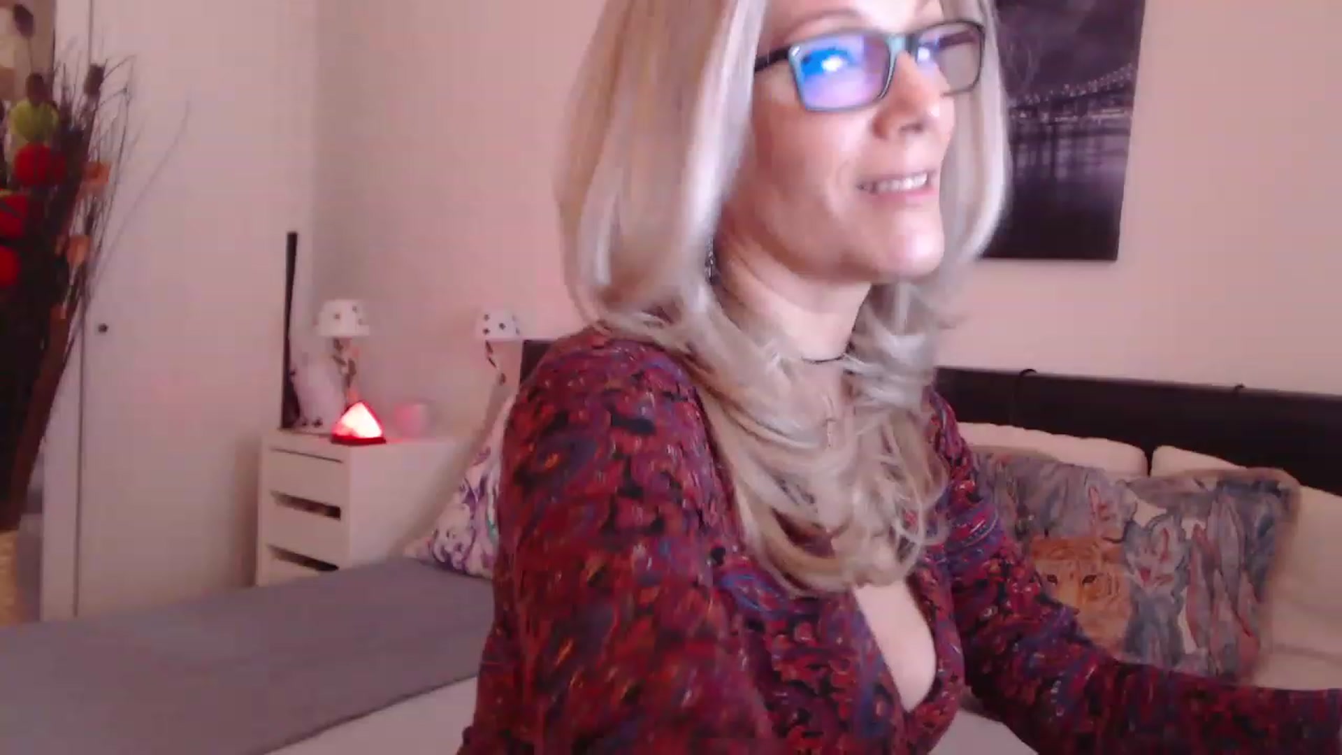 Gallery image thumbnail from Reeya71's myfreecams stream on, 03/17/2023, 08:03 image 7 of 20