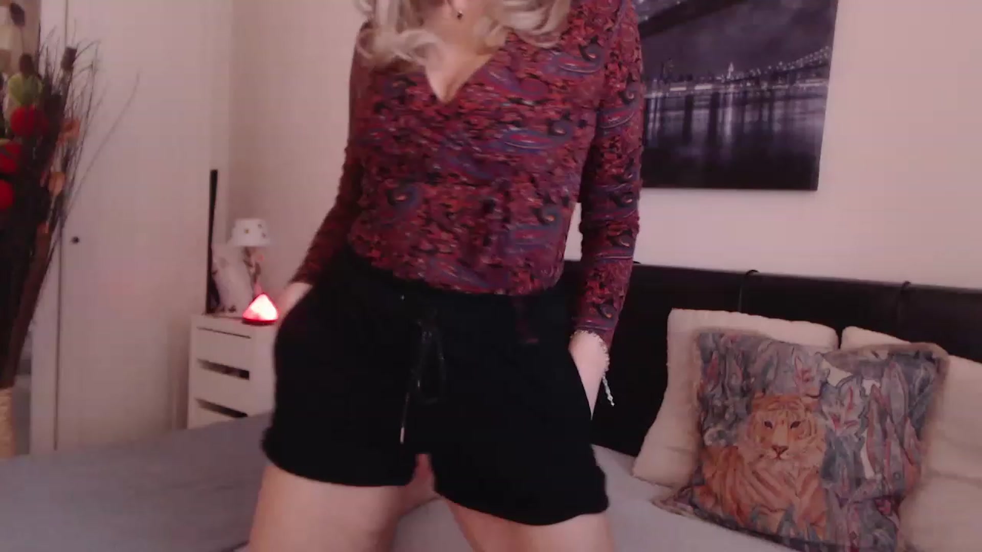 Gallery image thumbnail from Reeya71's myfreecams stream on, 03/17/2023, 08:03 image 9 of 20