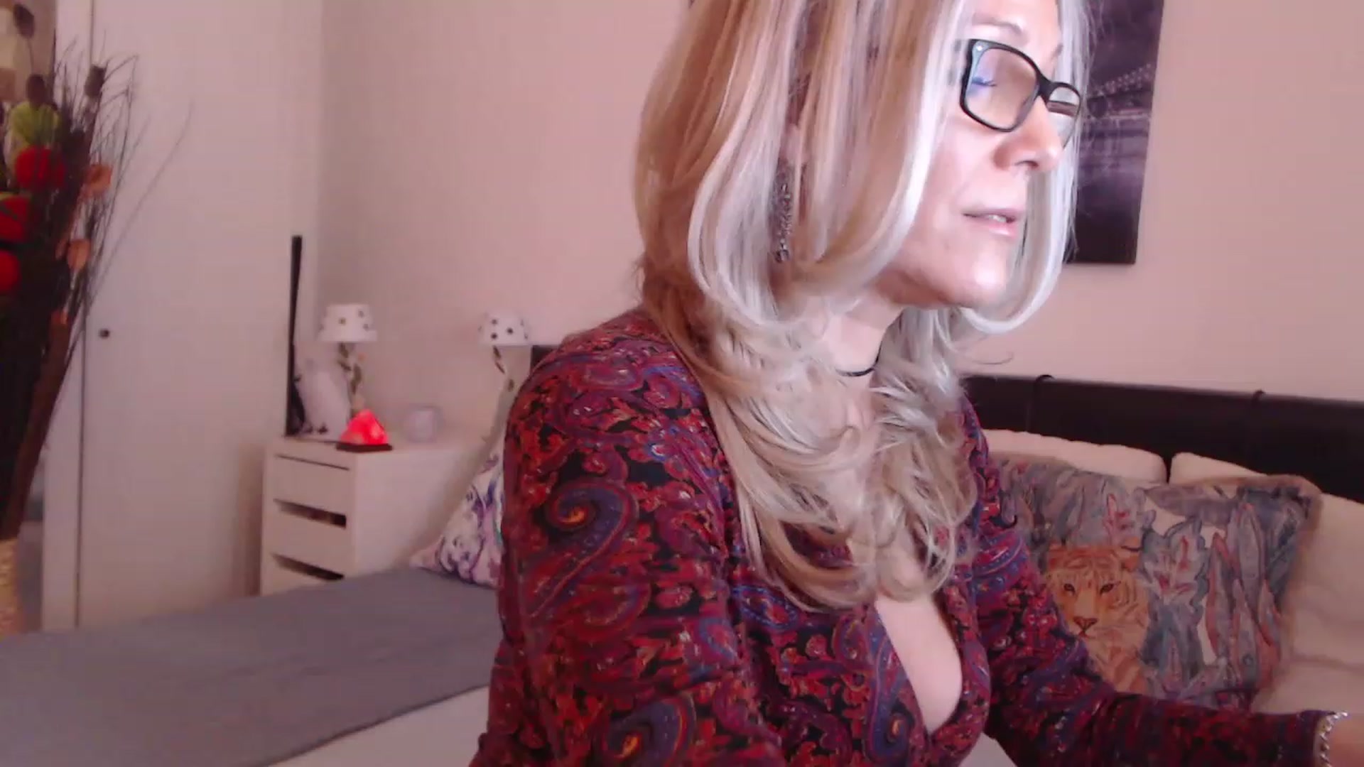 Gallery image thumbnail from Reeya71's myfreecams stream on, 03/17/2023, 08:03 image 5 of 20