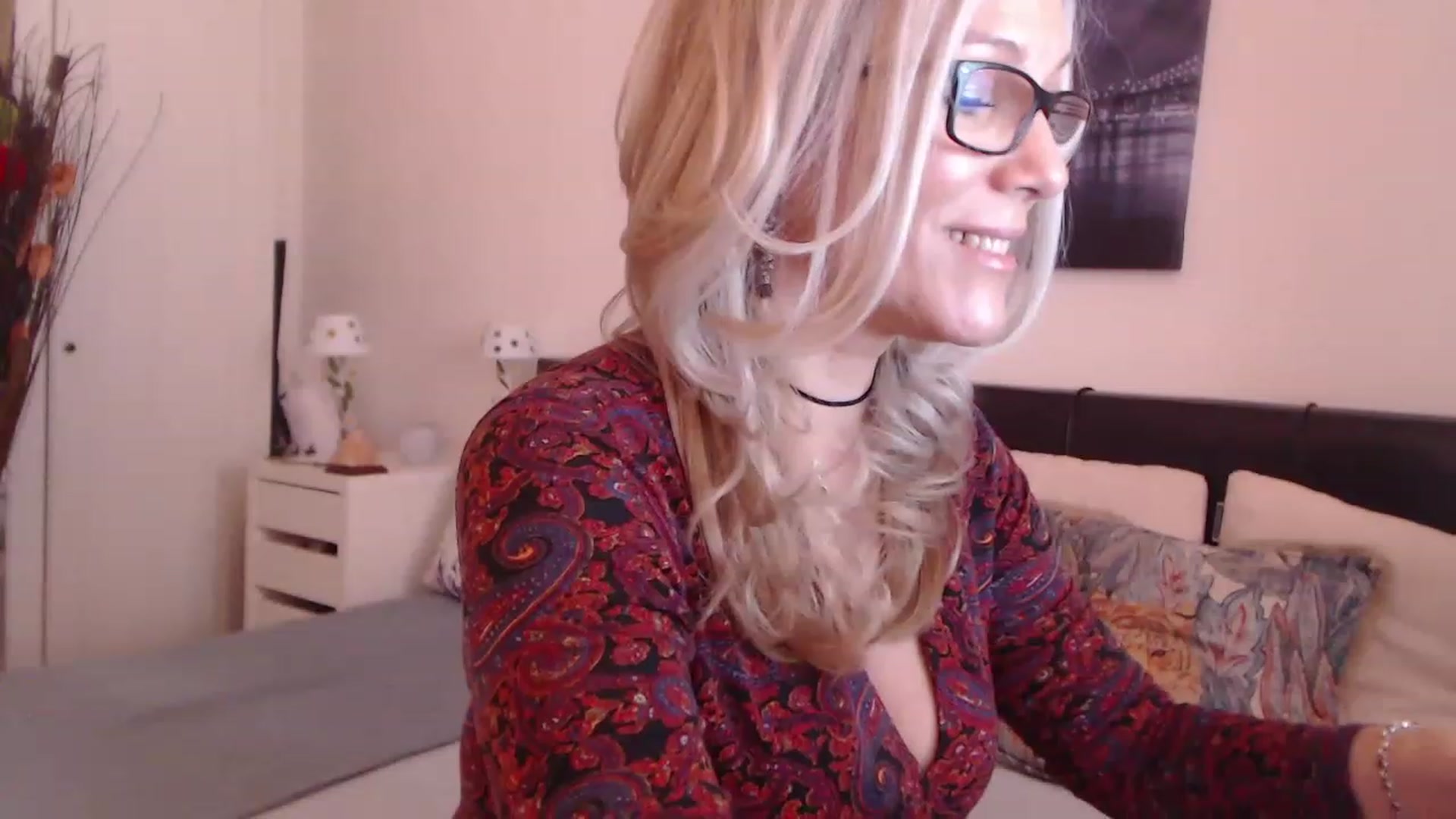 Gallery image thumbnail from Reeya71's myfreecams stream on, 03/17/2023, 10:50 image 14 of 20