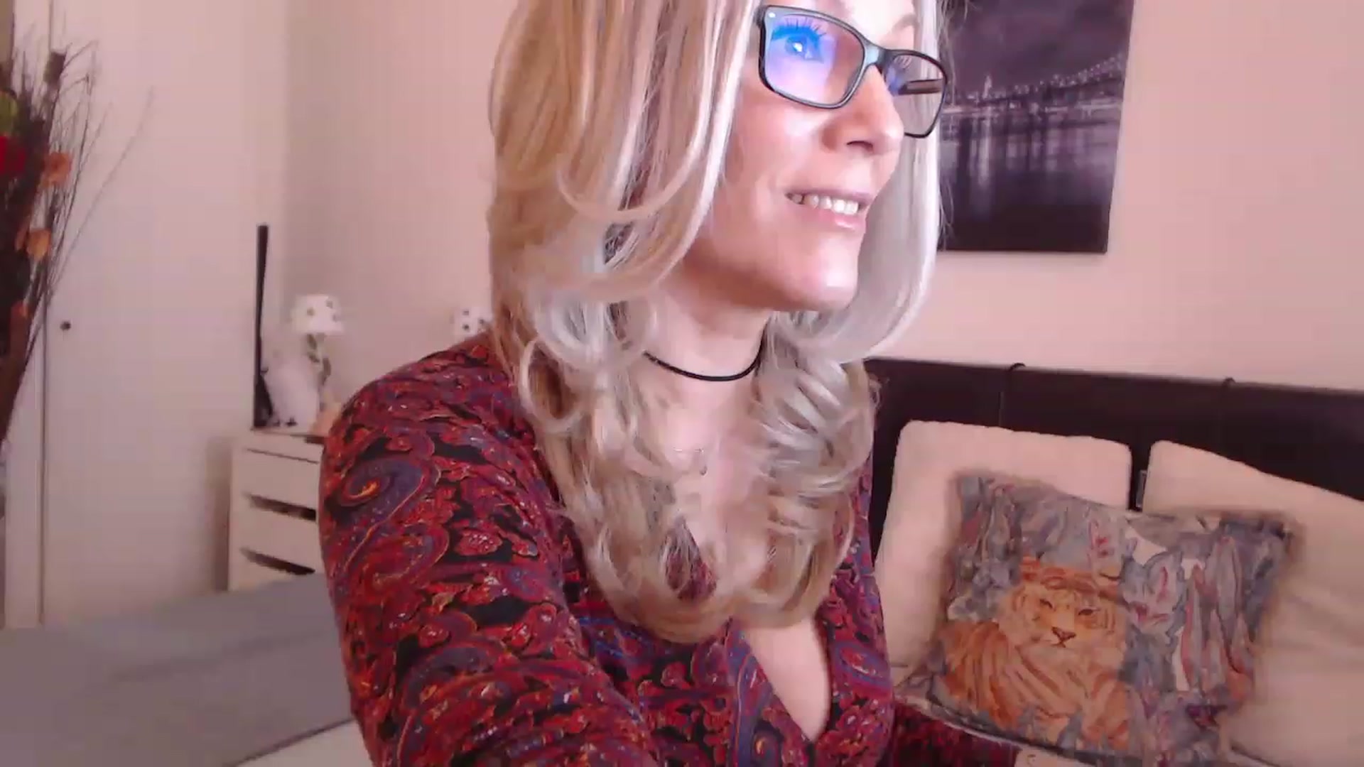 Gallery image thumbnail from Reeya71's myfreecams stream on, 03/17/2023, 10:50 image 15 of 20