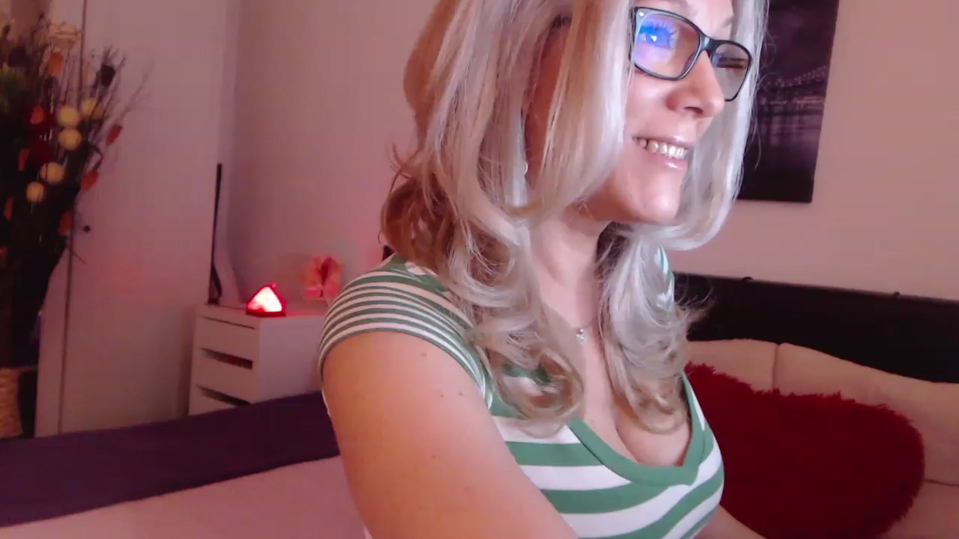 Gallery image thumbnail from Reeya71's myfreecams stream on, 03/21/2023, 03:07 image 12 of 20