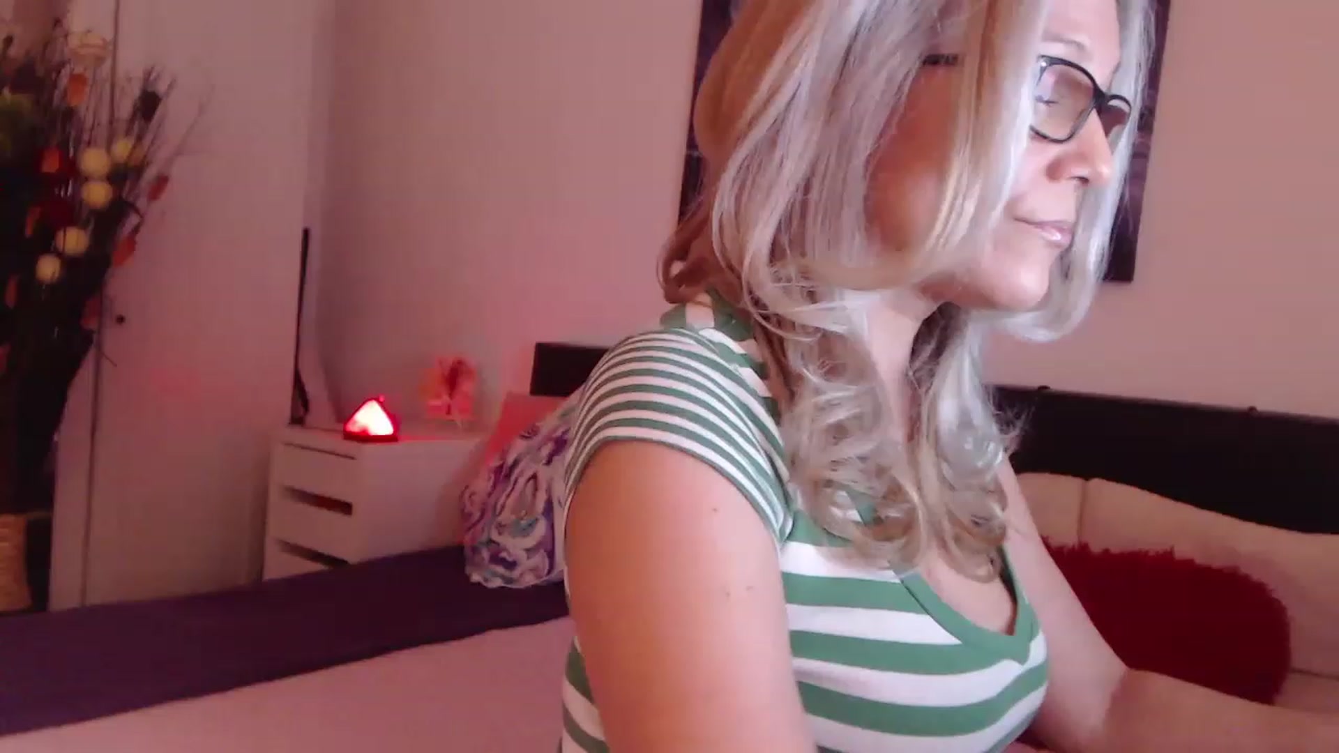 Gallery image thumbnail from Reeya71's myfreecams stream on, 03/21/2023, 03:07 image 16 of 20