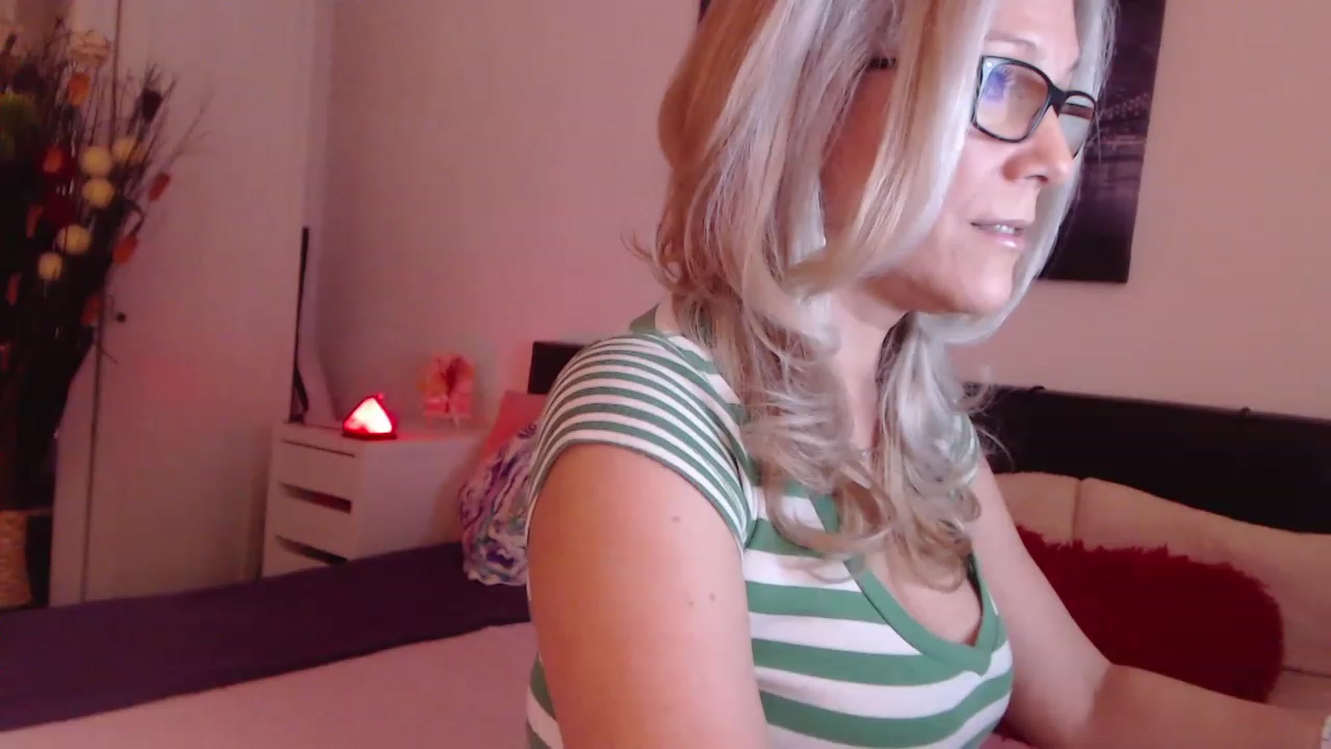 Gallery image thumbnail from Reeya71's myfreecams stream on, 03/21/2023, 03:07 image 2 of 20