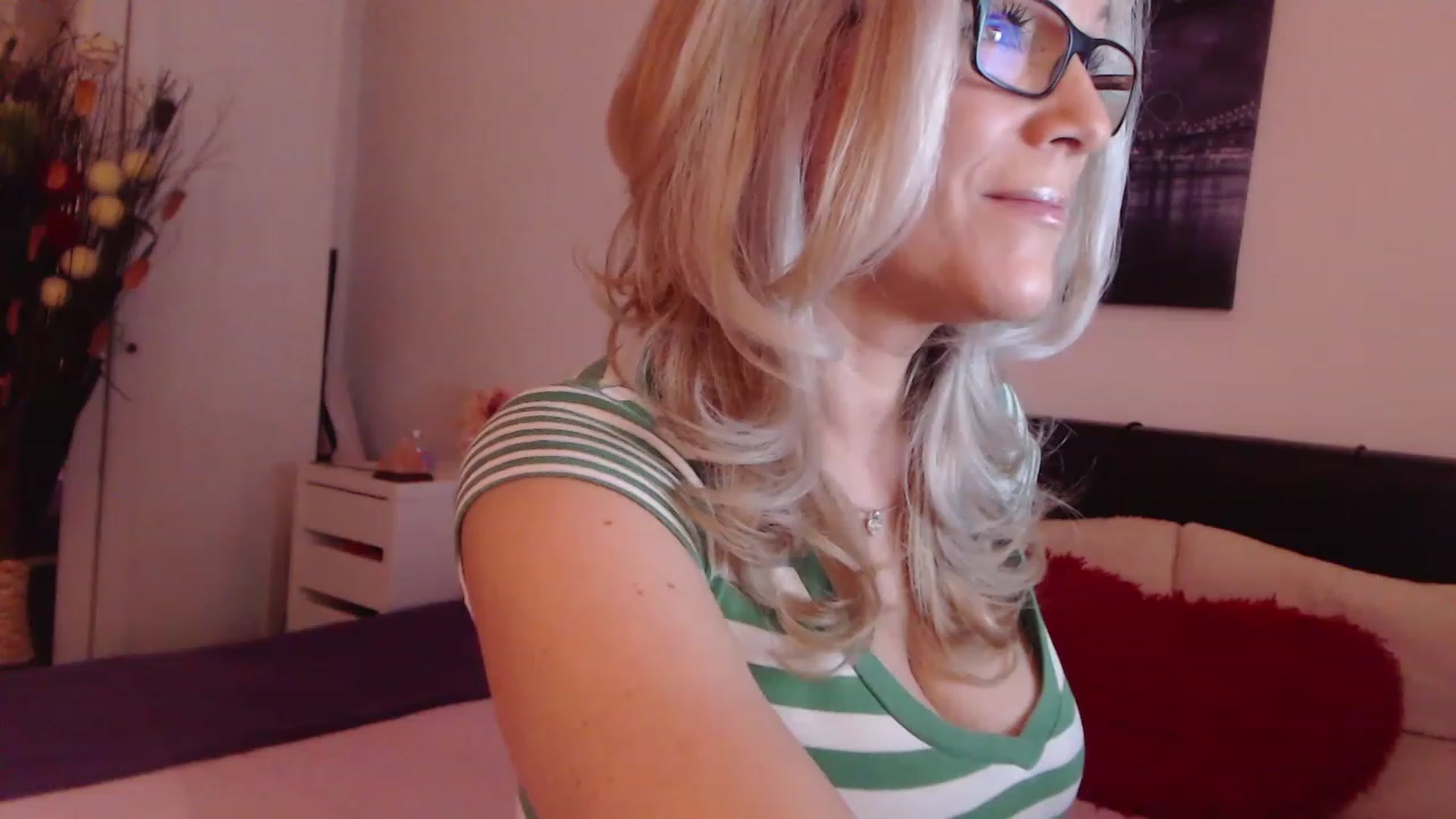 Gallery image thumbnail from Reeya71's myfreecams stream on, 03/21/2023, 03:07 image 7 of 20