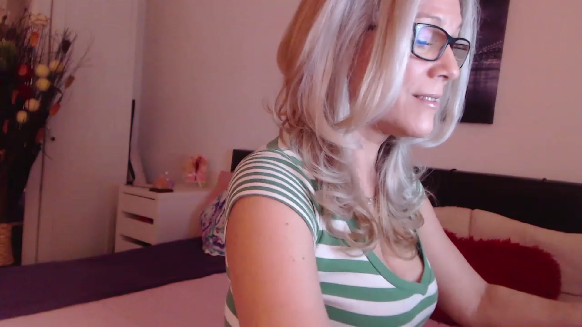 Gallery image thumbnail from Reeya71's myfreecams stream on, 03/21/2023, 03:07 image 8 of 20