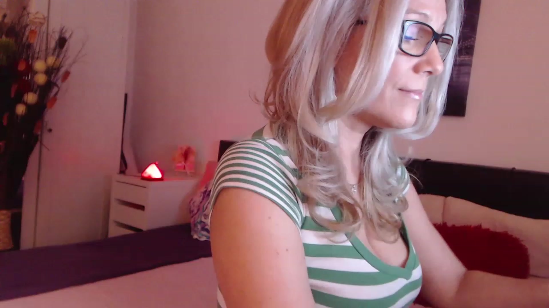 Gallery image thumbnail from Reeya71's myfreecams stream on, 03/21/2023, 03:07 image 1 of 20