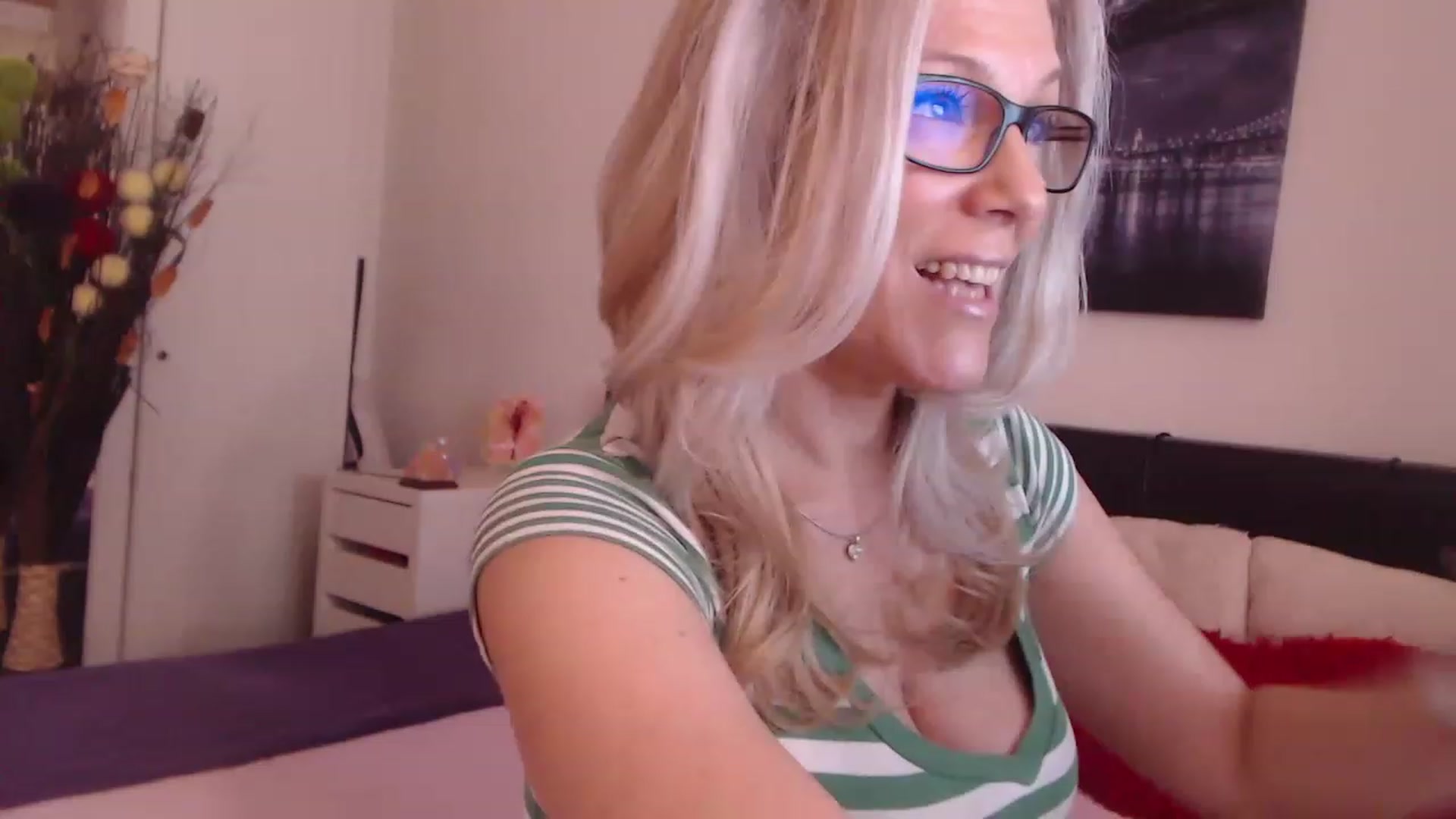 Gallery image thumbnail from Reeya71's myfreecams stream on, 03/21/2023, 10:43 image 14 of 20