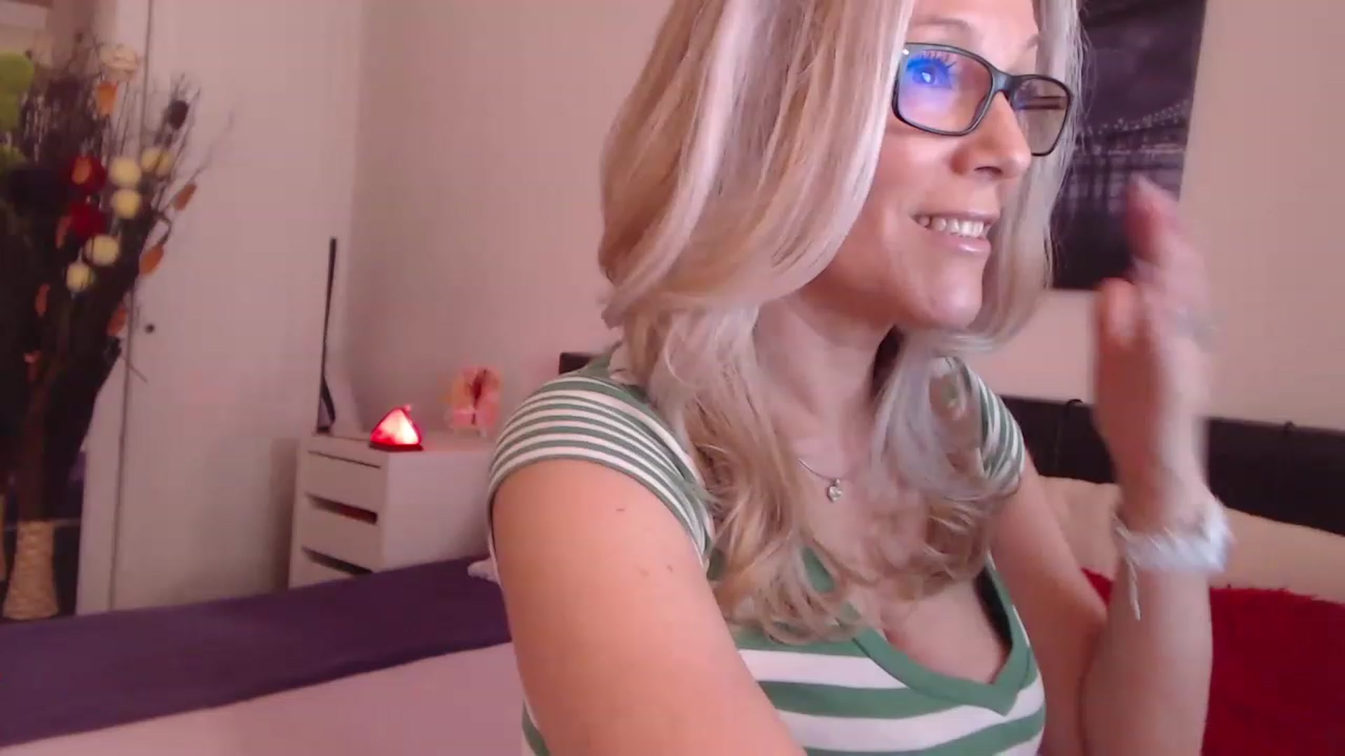 Gallery image thumbnail from Reeya71's myfreecams stream on, 03/21/2023, 10:43 image 12 of 20
