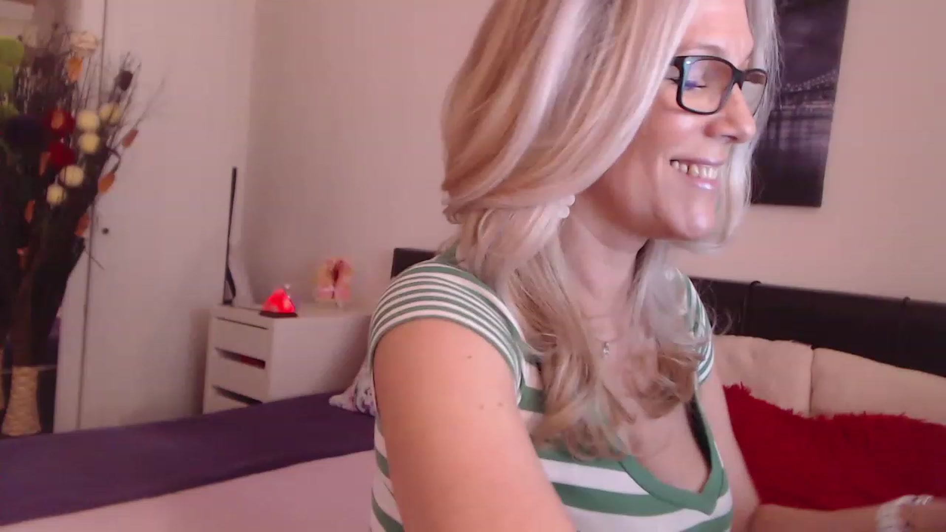 Gallery image thumbnail from Reeya71's myfreecams stream on, 03/21/2023, 10:43 image 11 of 20