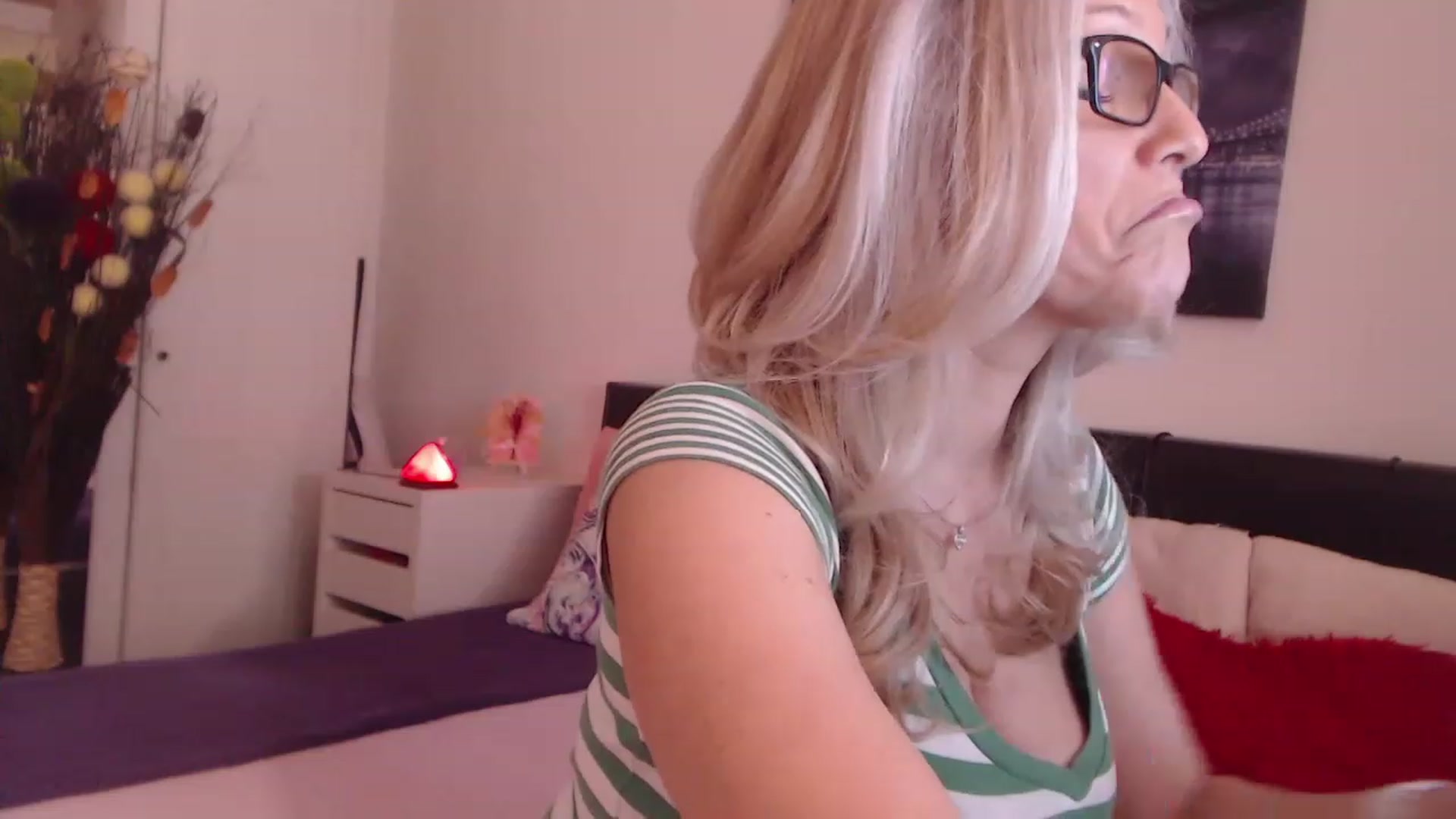 Gallery image thumbnail from Reeya71's myfreecams stream on, 03/21/2023, 10:43 image 17 of 20