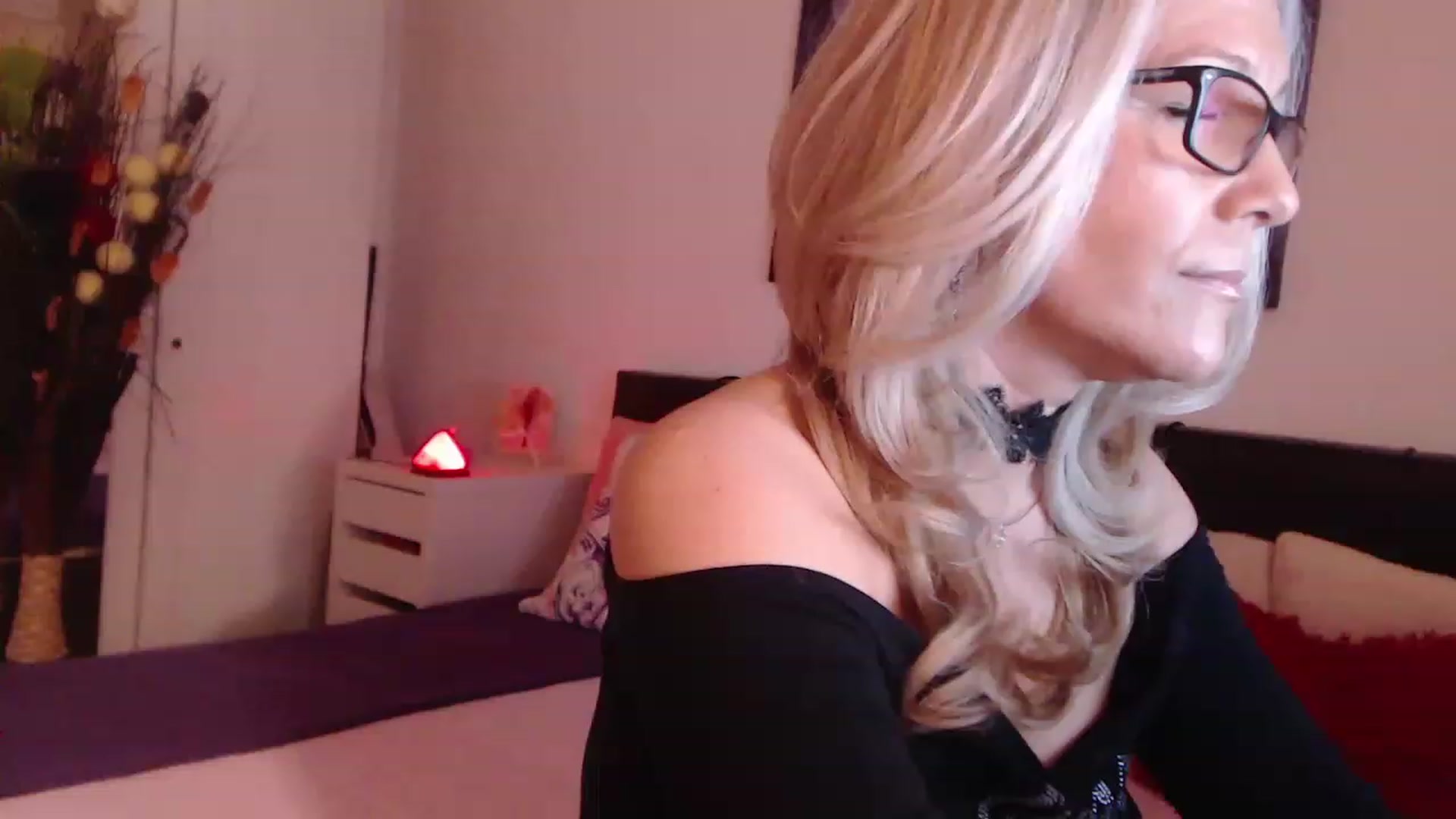 Gallery image thumbnail from Reeya71's myfreecams stream on, 03/22/2023, 02:12 image 14 of 20