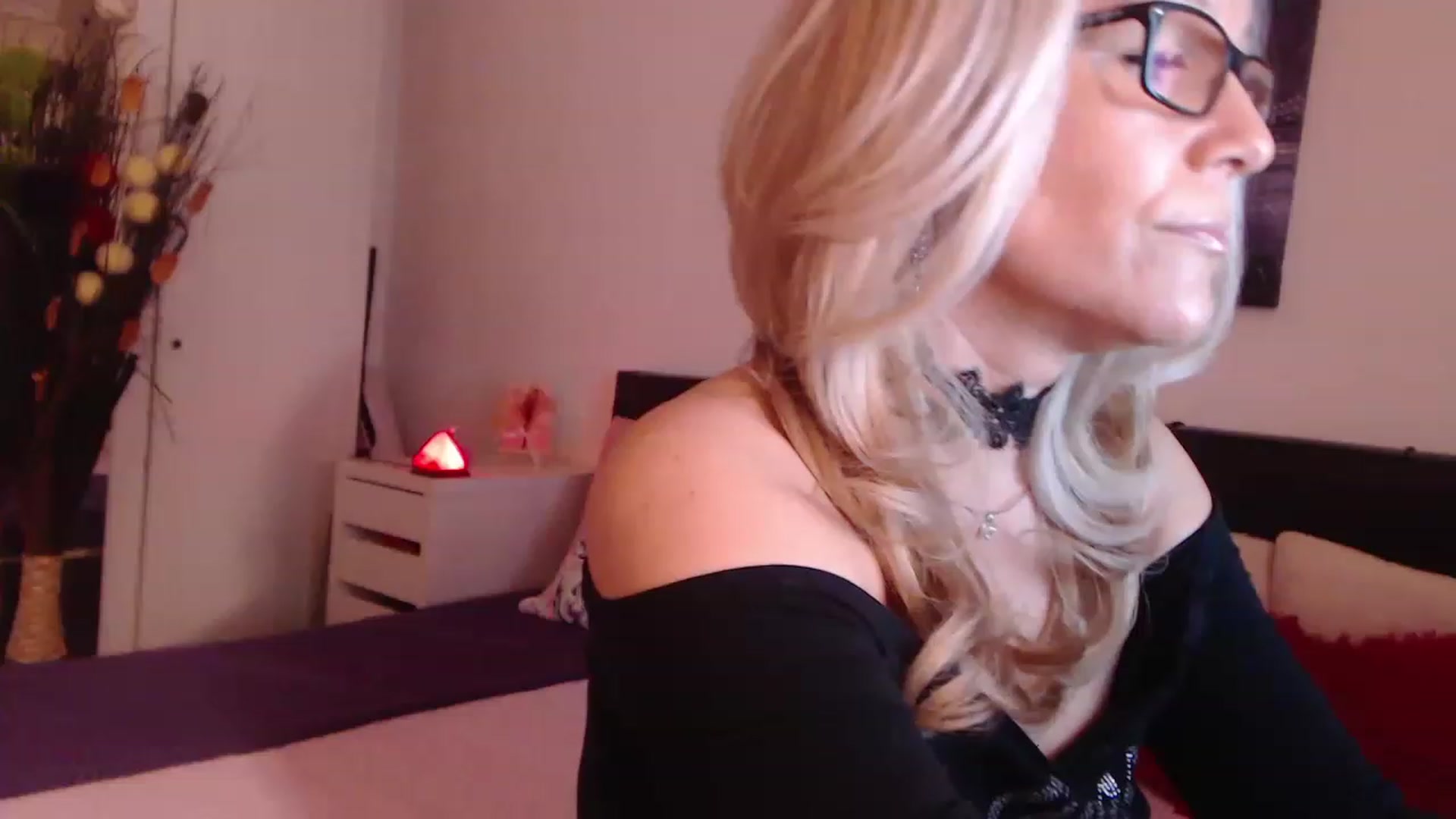 Gallery image thumbnail from Reeya71's myfreecams stream on, 03/22/2023, 02:12 image 13 of 20