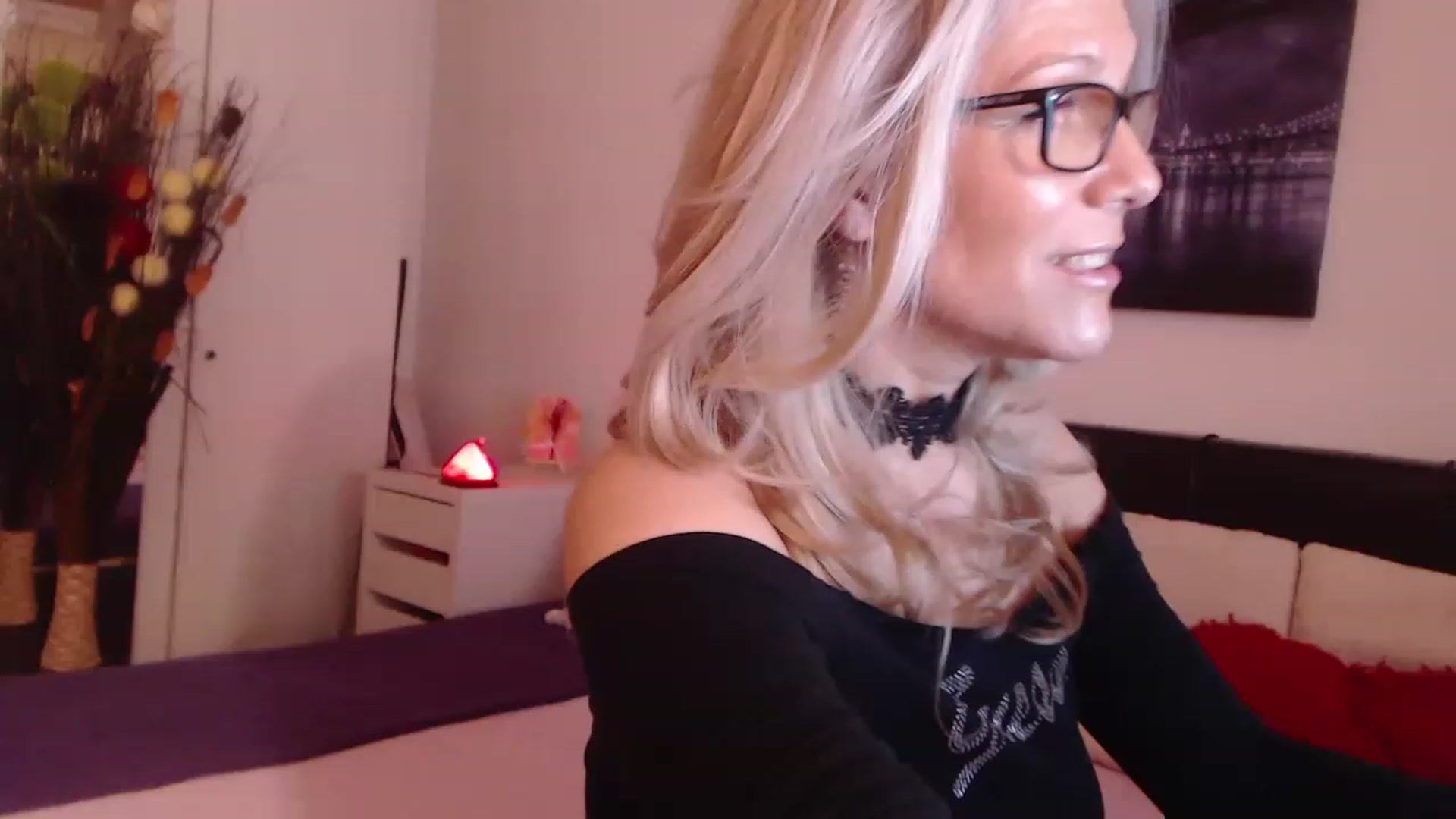 Gallery image thumbnail from Reeya71's myfreecams stream on, 03/22/2023, 07:25 image 20 of 20