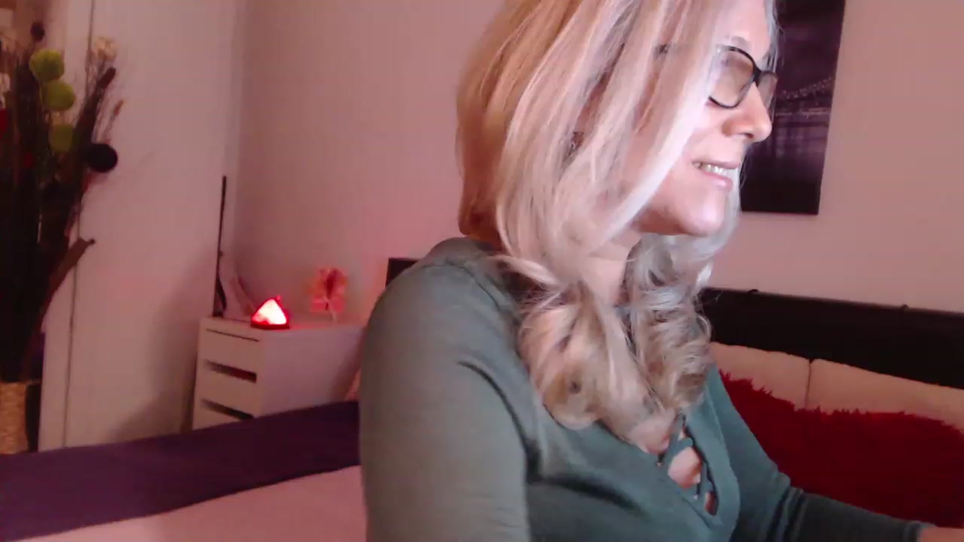 Gallery image thumbnail from Reeya71's myfreecams stream on, 03/24/2023, 01:16 image 14 of 20
