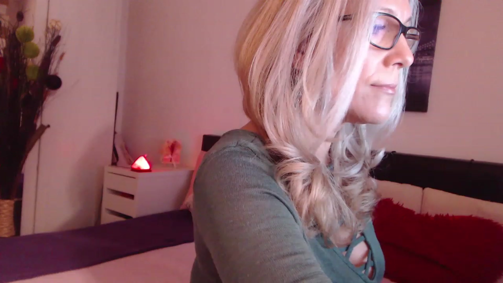 Gallery image thumbnail from Reeya71's myfreecams stream on, 03/24/2023, 01:16 image 1 of 20