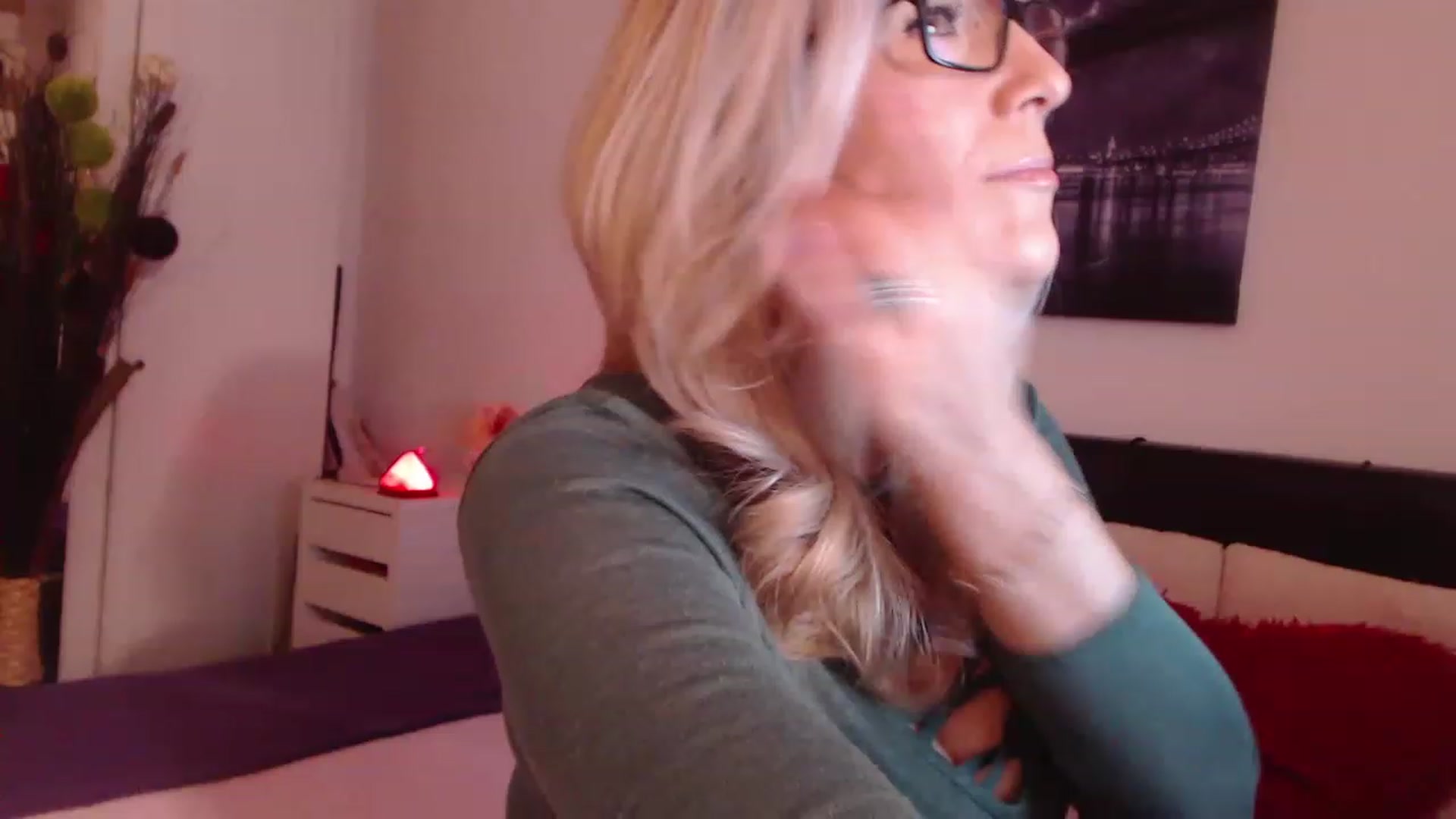 Gallery image thumbnail from Reeya71's myfreecams stream on, 03/24/2023, 01:16 image 9 of 20