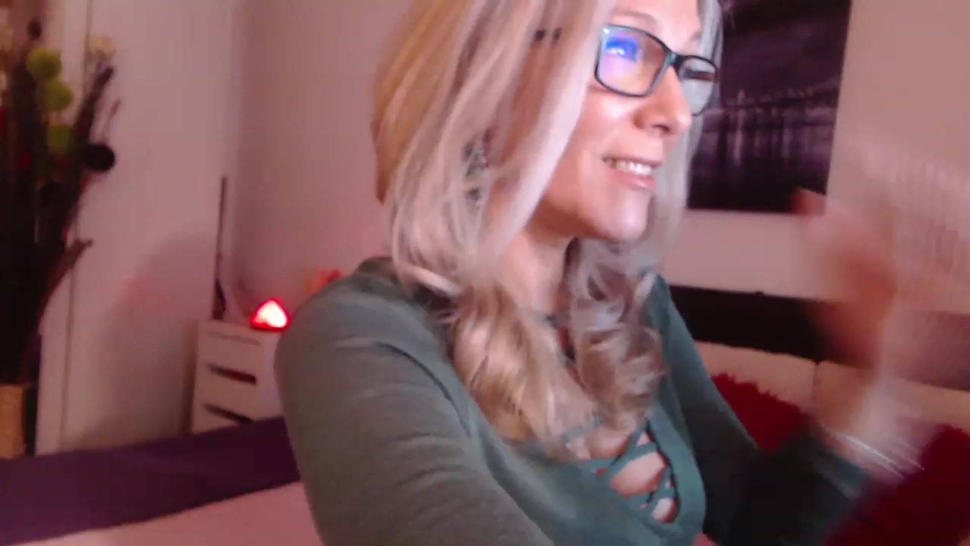 Gallery image thumbnail from Reeya71's myfreecams stream on, 03/24/2023, 01:16 image 19 of 20