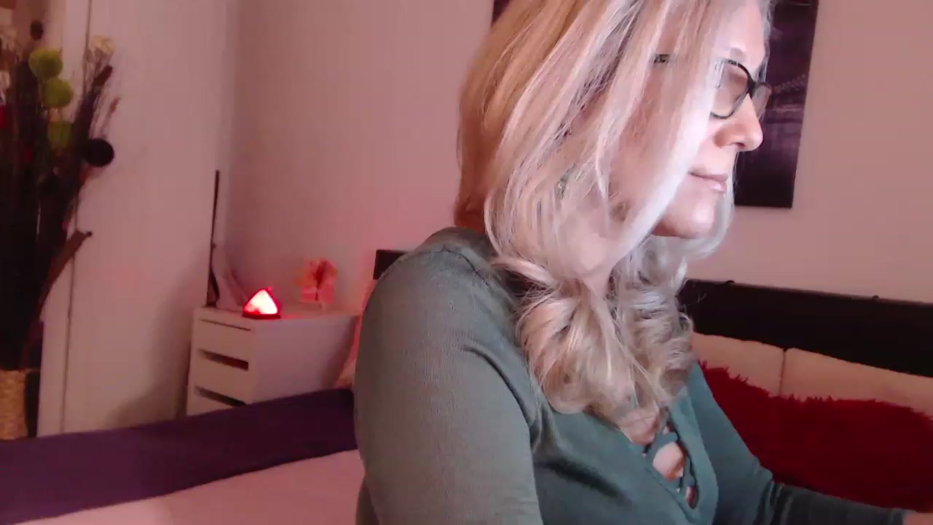 Gallery image thumbnail from Reeya71's myfreecams stream on, 03/24/2023, 01:16 image 16 of 20