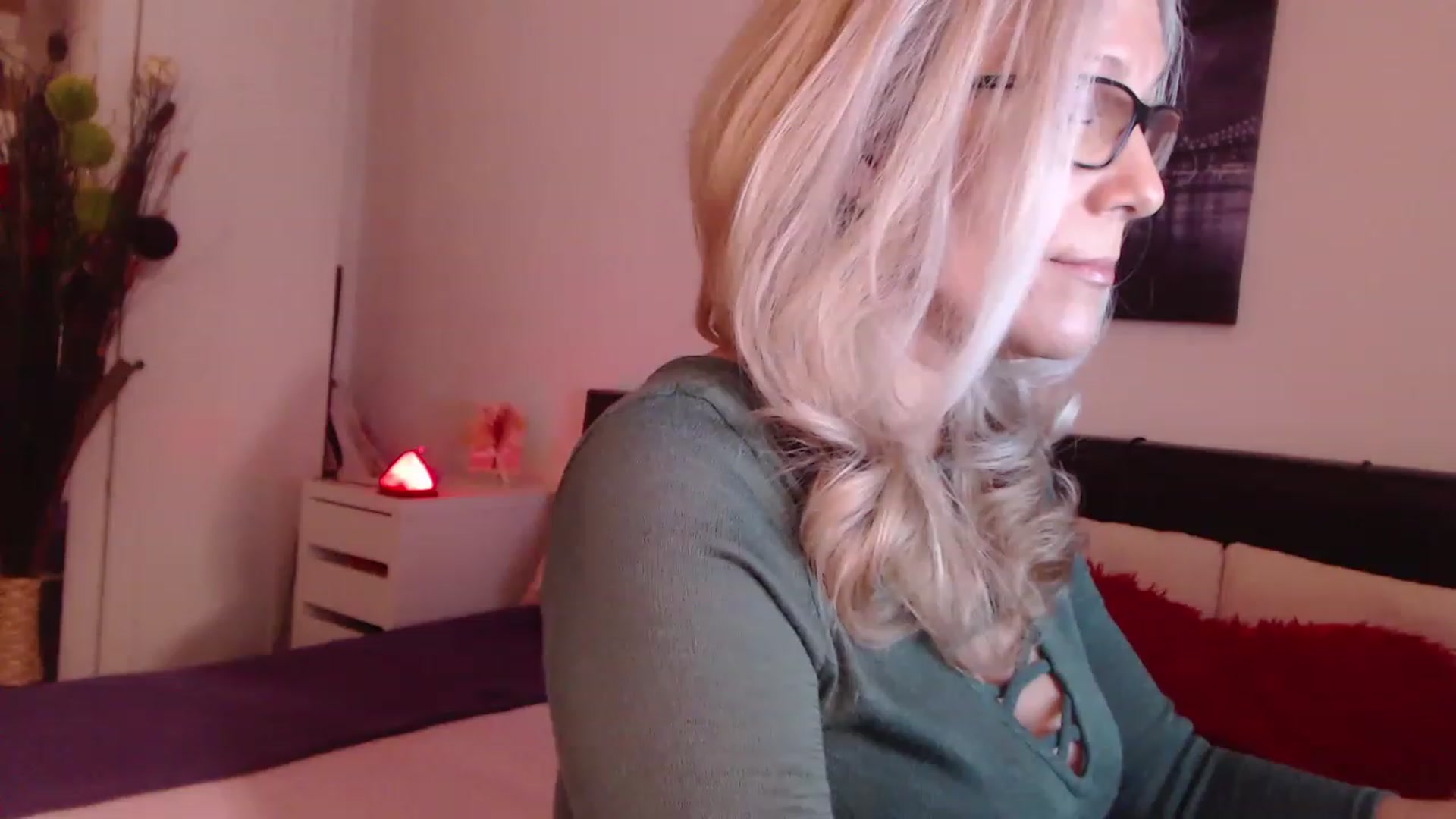 Gallery image thumbnail from Reeya71's myfreecams stream on, 03/24/2023, 01:16 image 7 of 20